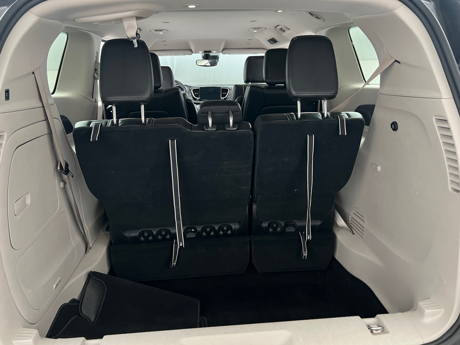 Thumbnail: 2024 Chrysler Pacifica - 6