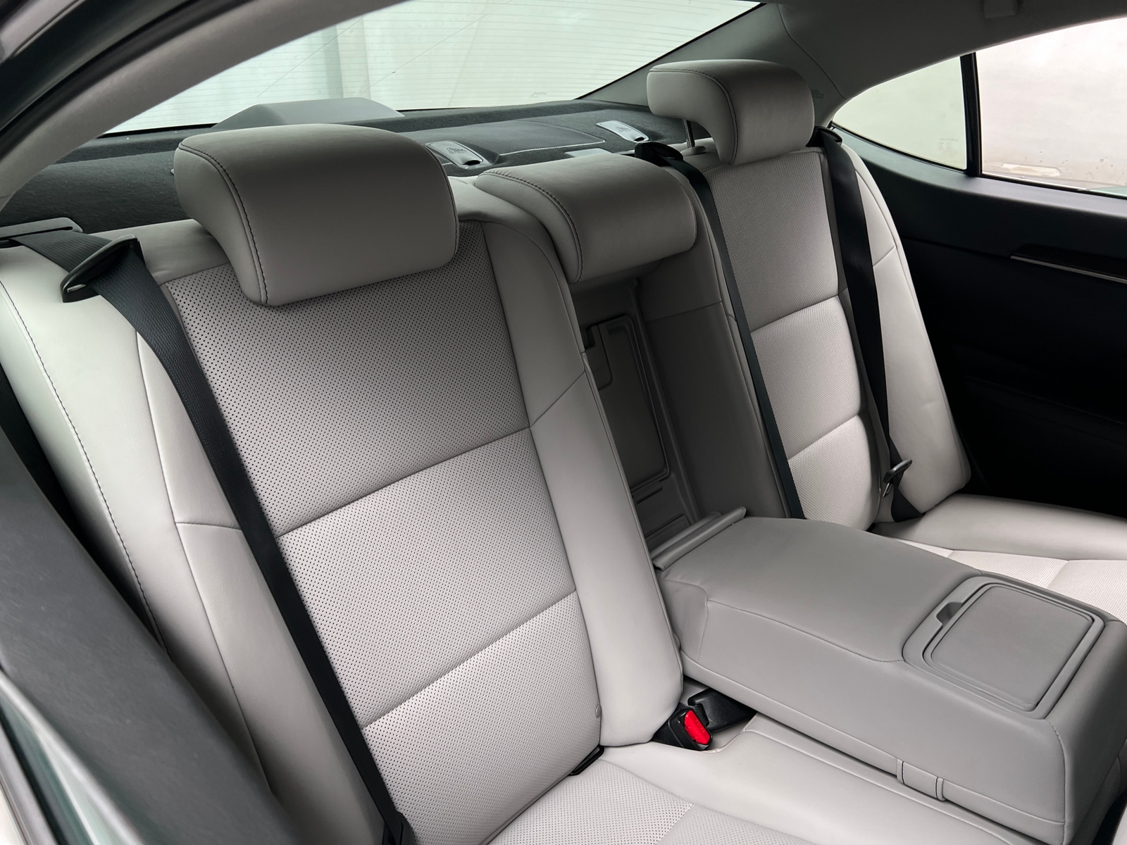 Thumbnail: 2017 Lexus ES - 5