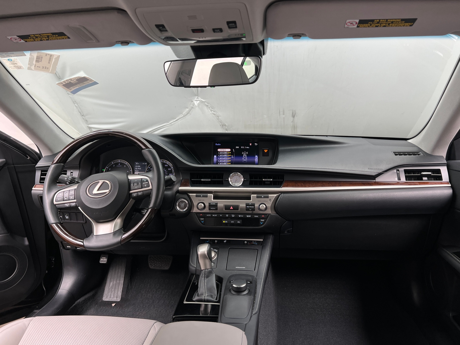 Thumbnail: 2017 Lexus ES - 2