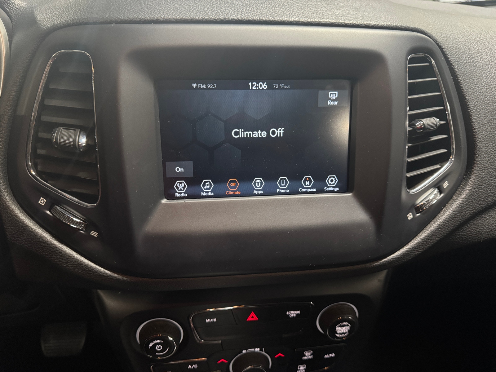 Thumbnail: 2021 Jeep Compass - 3