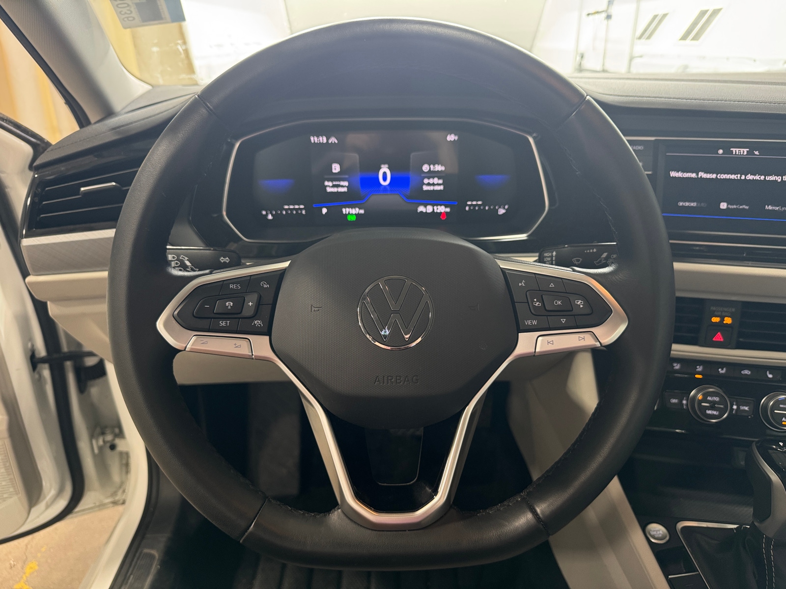 Thumbnail: 2023 Volkswagen Jetta - 4