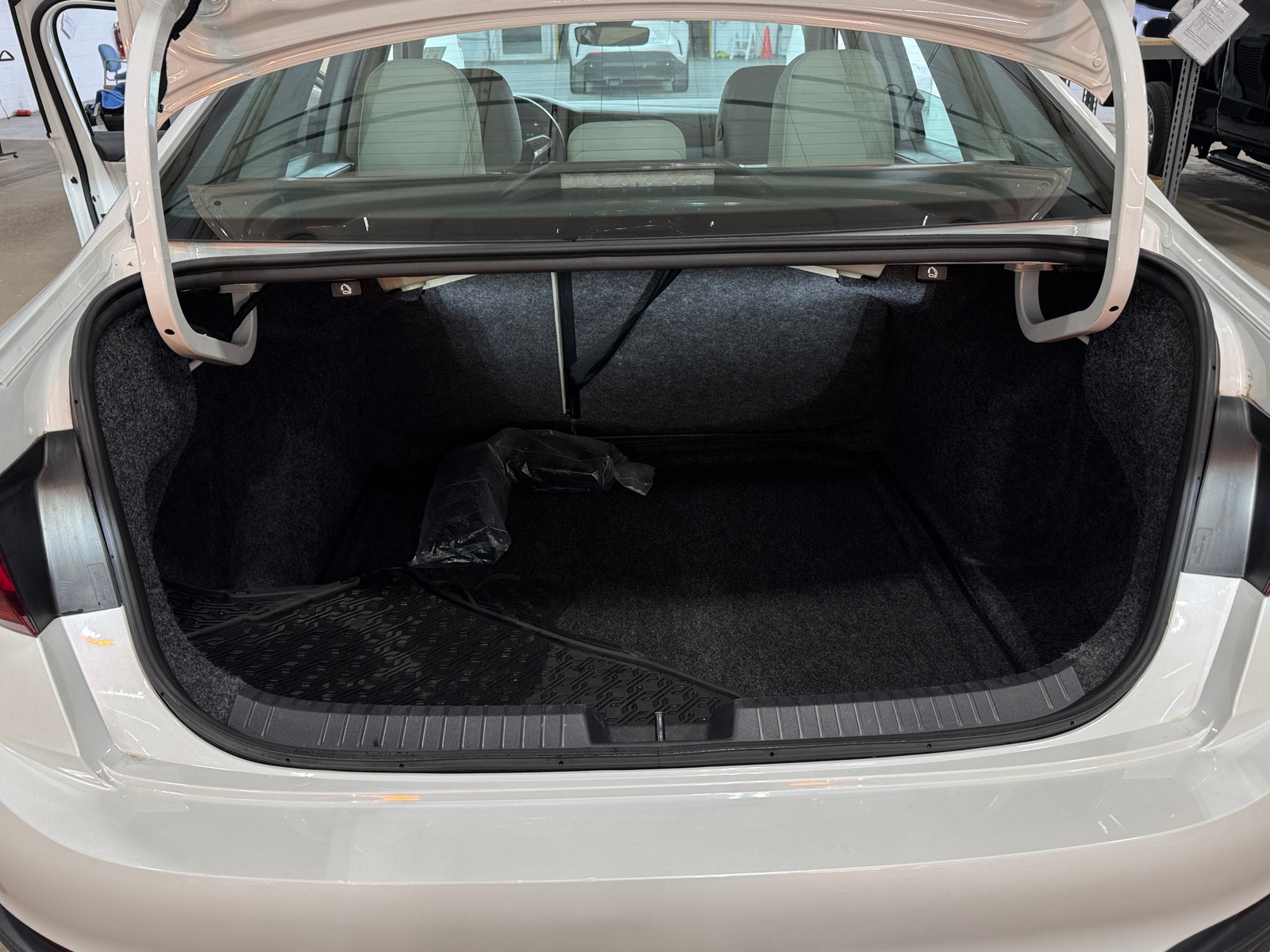 Thumbnail: 2023 Volkswagen Jetta - 6