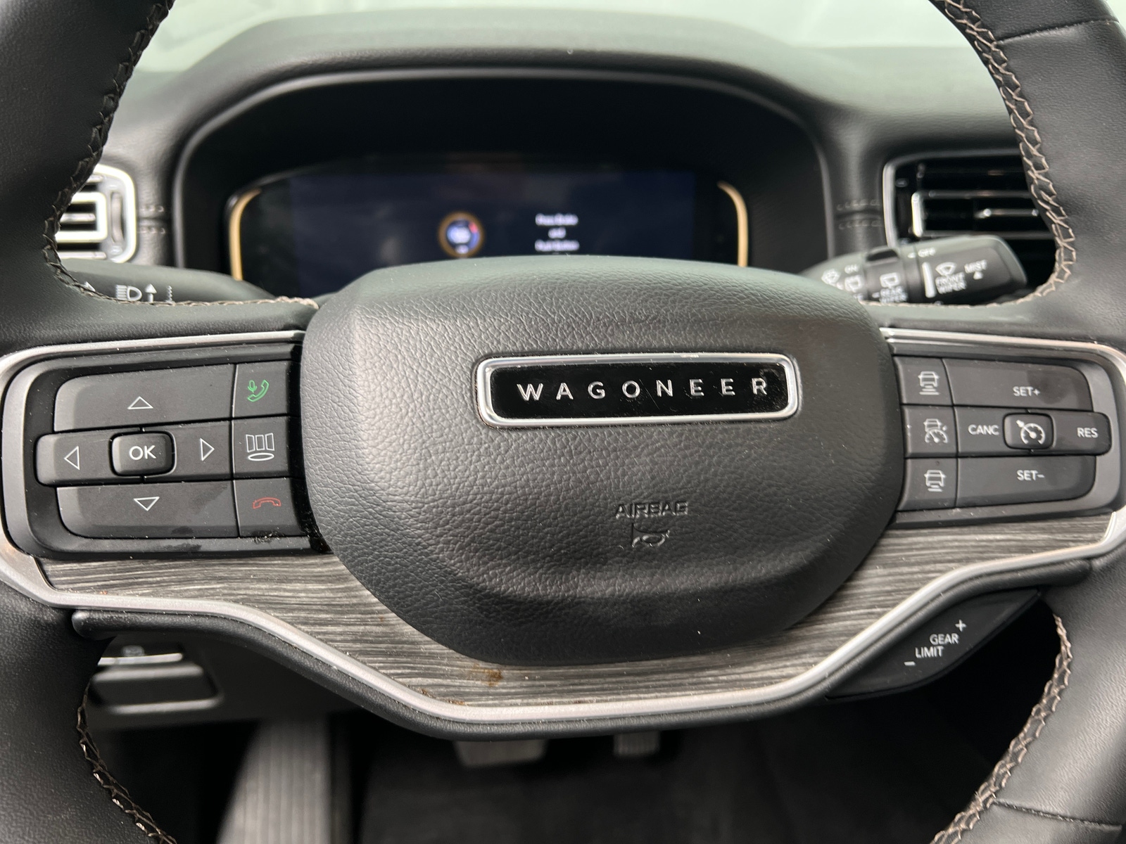 Thumbnail: 2024 Jeep Wagoneer - 4