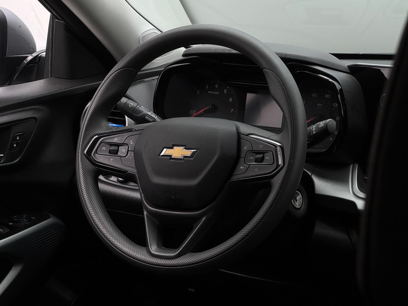 Thumbnail: 2026 Chevrolet Trax - 5