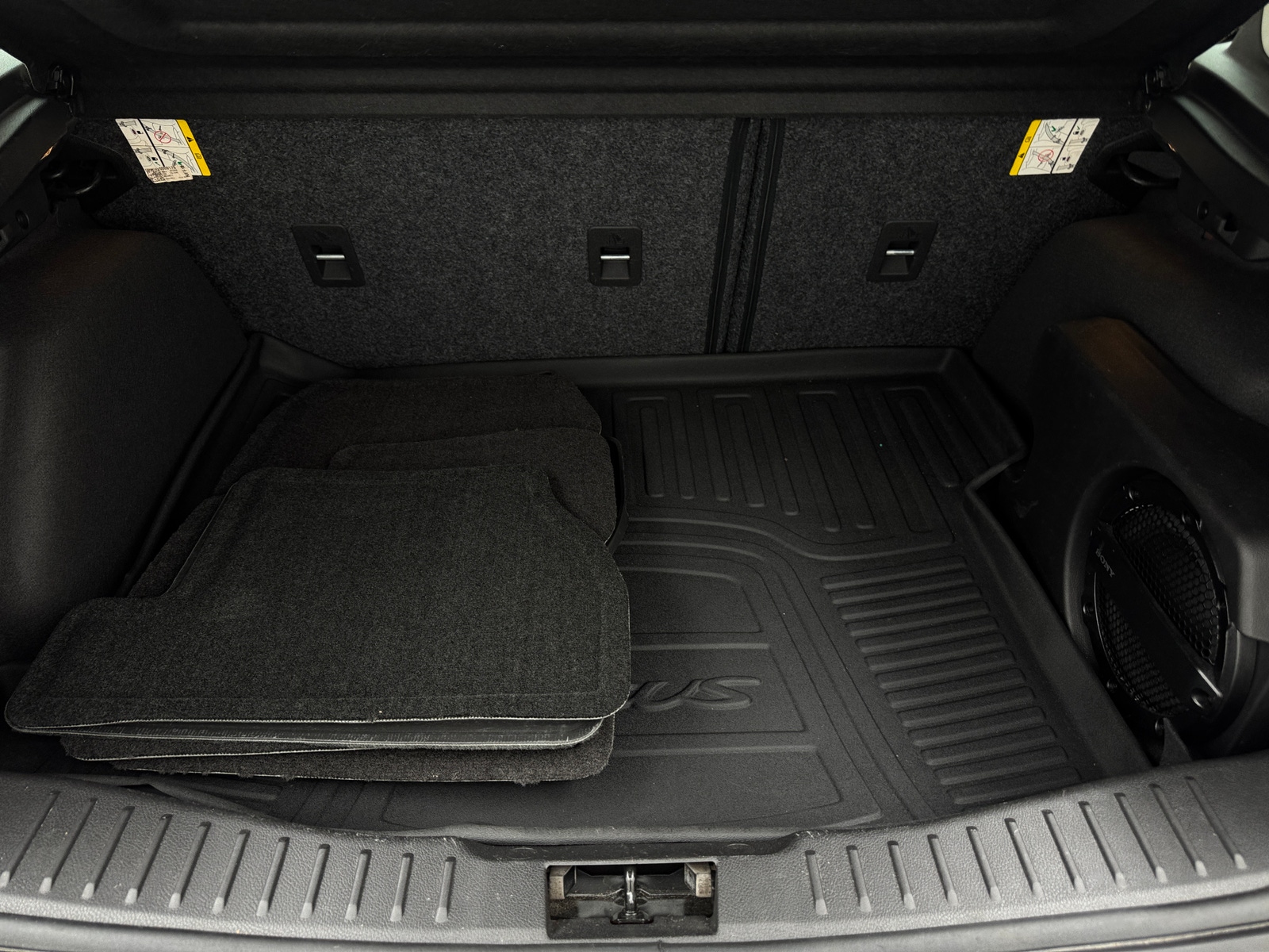 Thumbnail: 2015 Ford Focus - 6