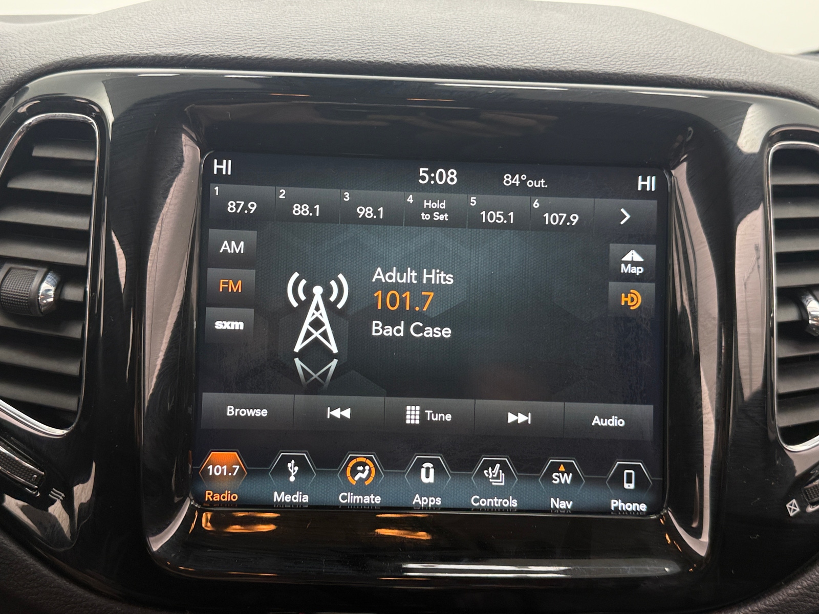 Thumbnail: 2018 Jeep Compass - 3