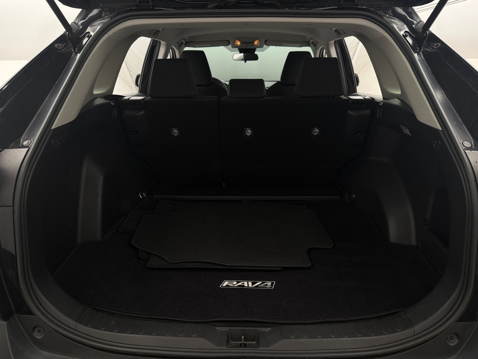 Thumbnail: 2021 Toyota RAV4 - 7