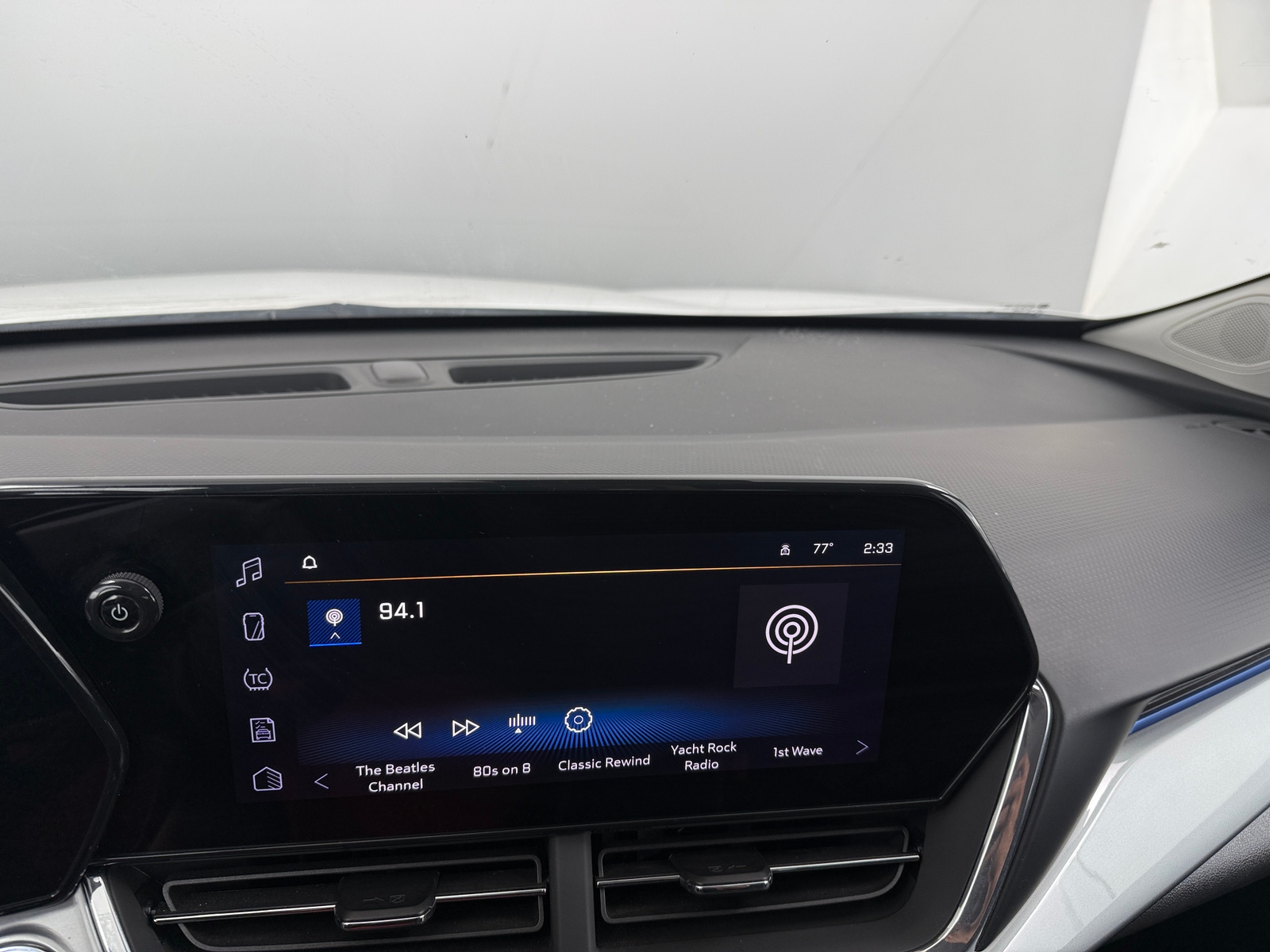 Thumbnail: 2025 Chevrolet Trax - 4