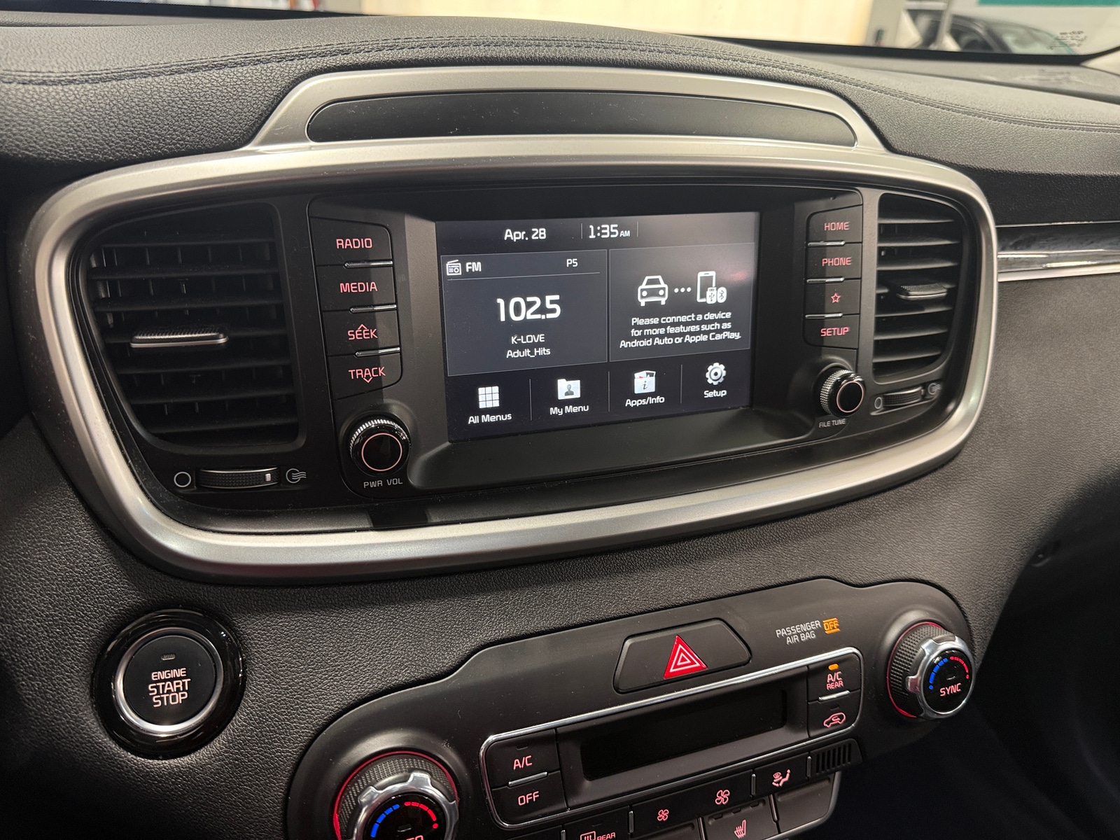 Thumbnail: 2020 Kia Sorento - 3