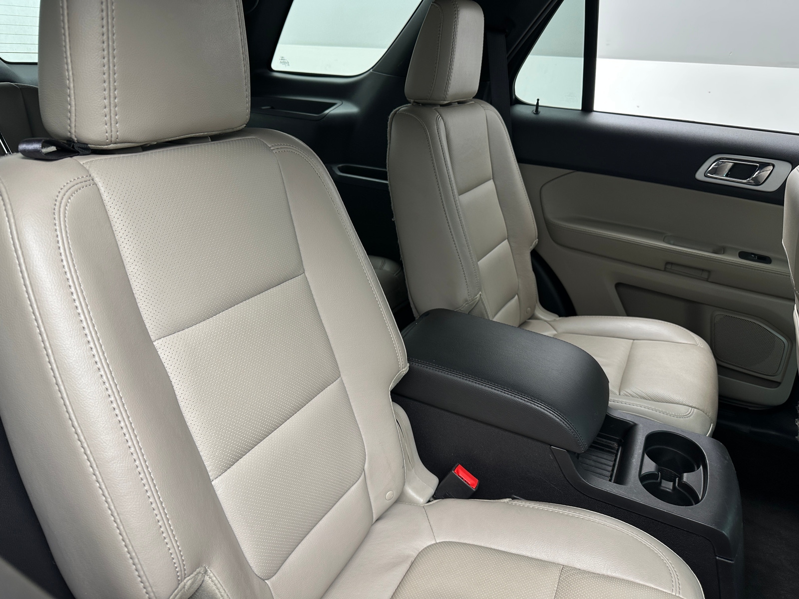 Thumbnail: 2015 Ford Explorer - 5