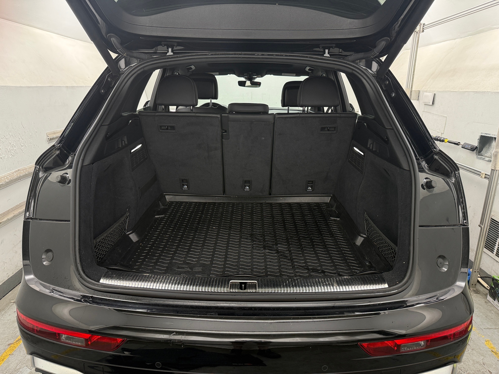 Thumbnail: 2021 Audi SQ5 - 6
