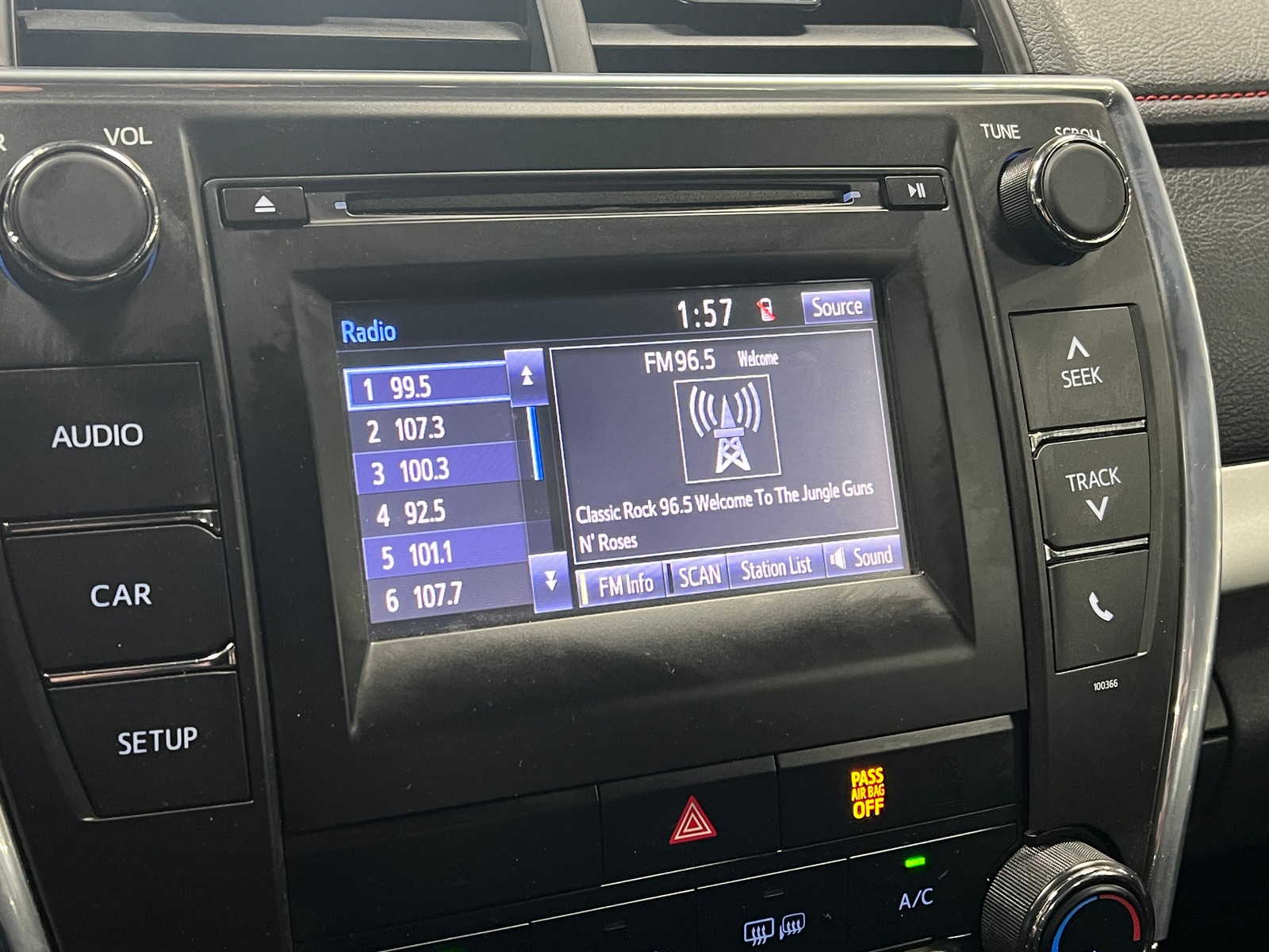 Thumbnail: 2015 Toyota Camry - 4