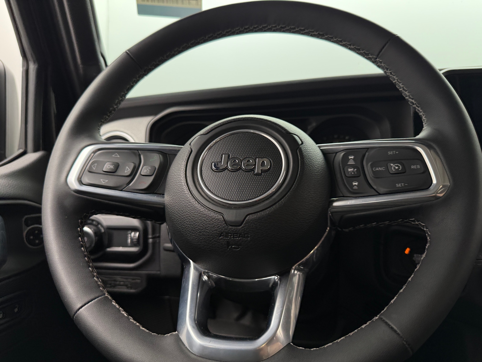 Thumbnail: 2025 Jeep Wrangler - 5