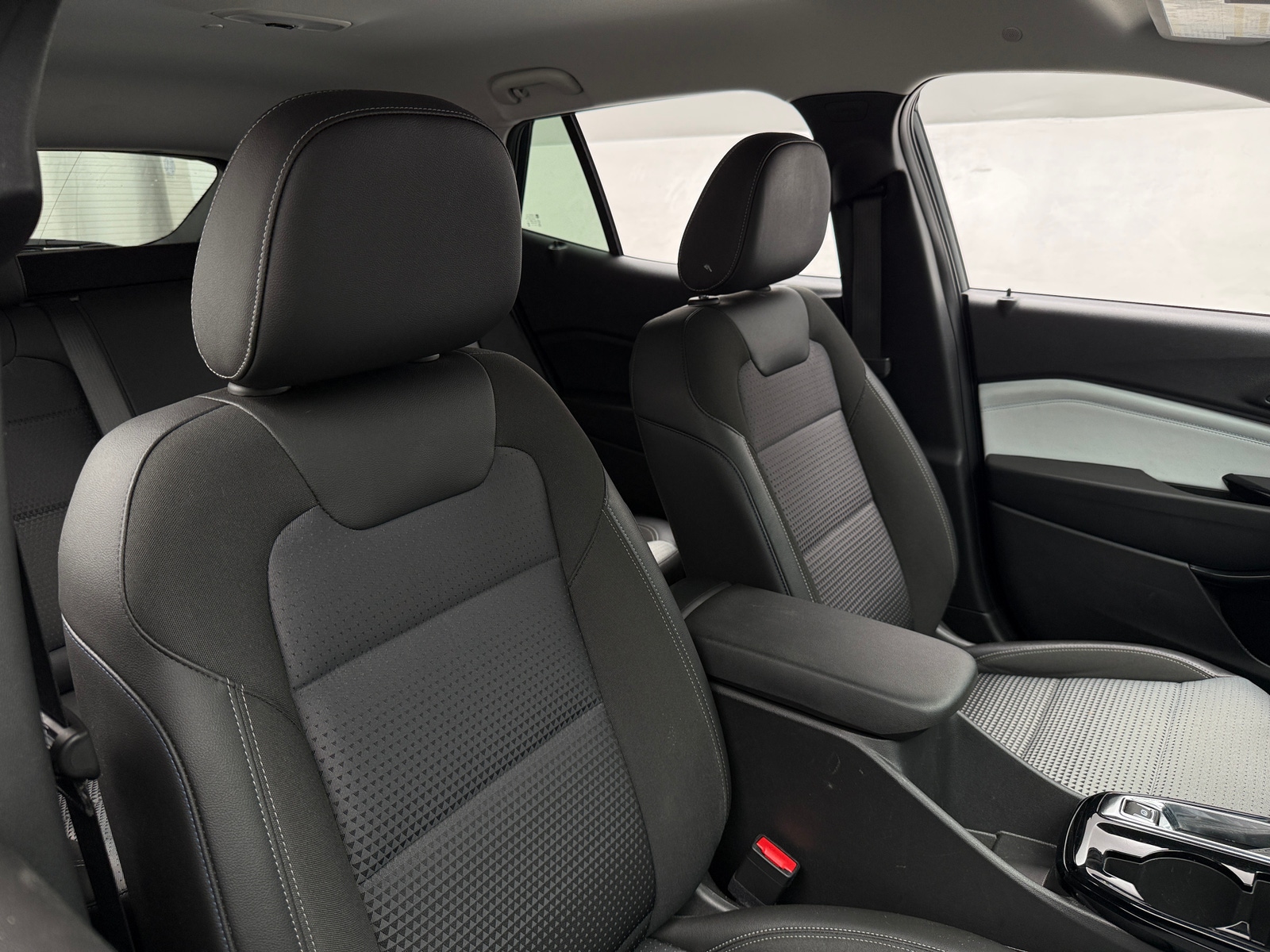 Thumbnail: 2025 Chevrolet Trax - 2