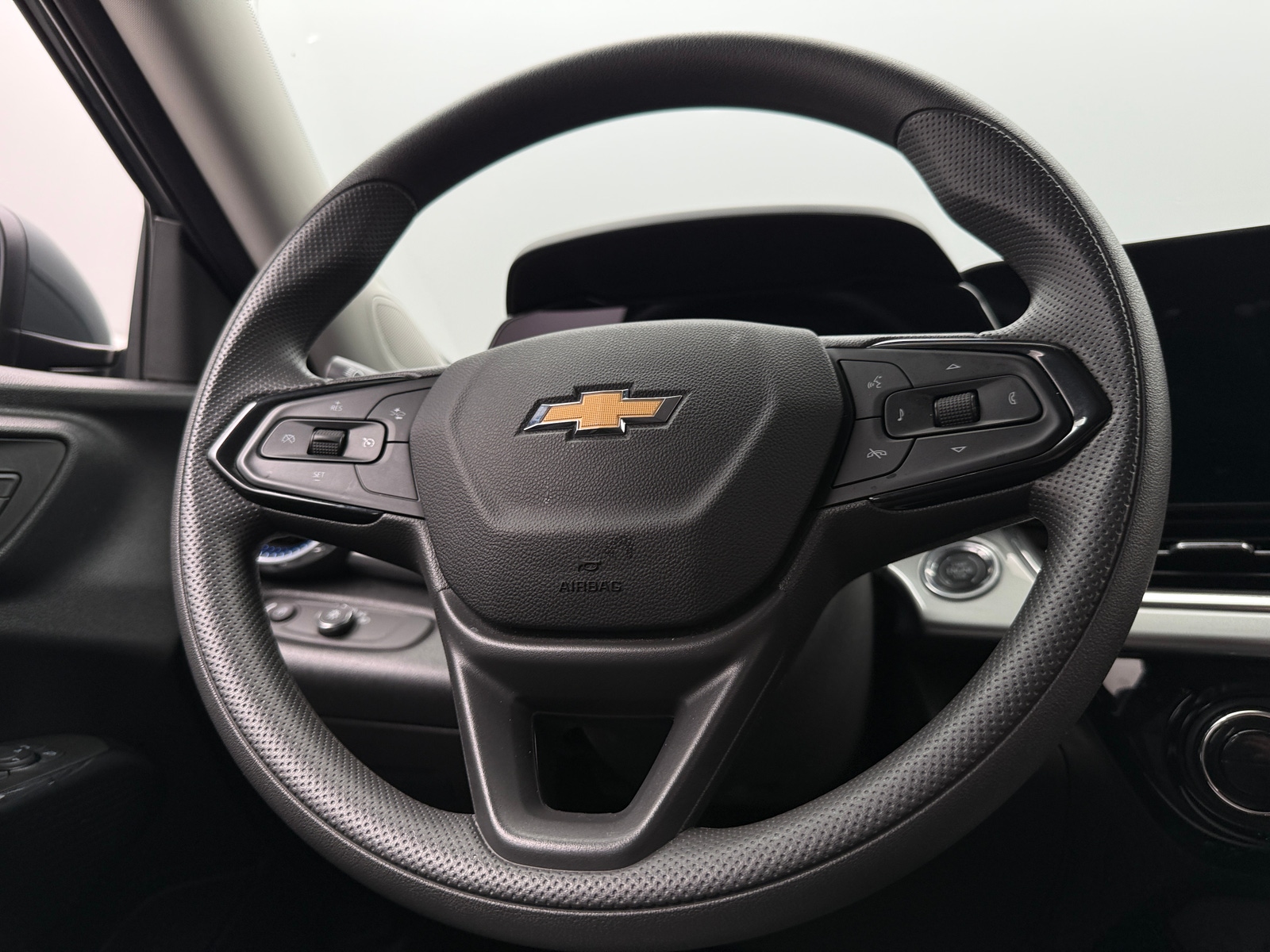 Thumbnail: 2025 Chevrolet Trax - 5