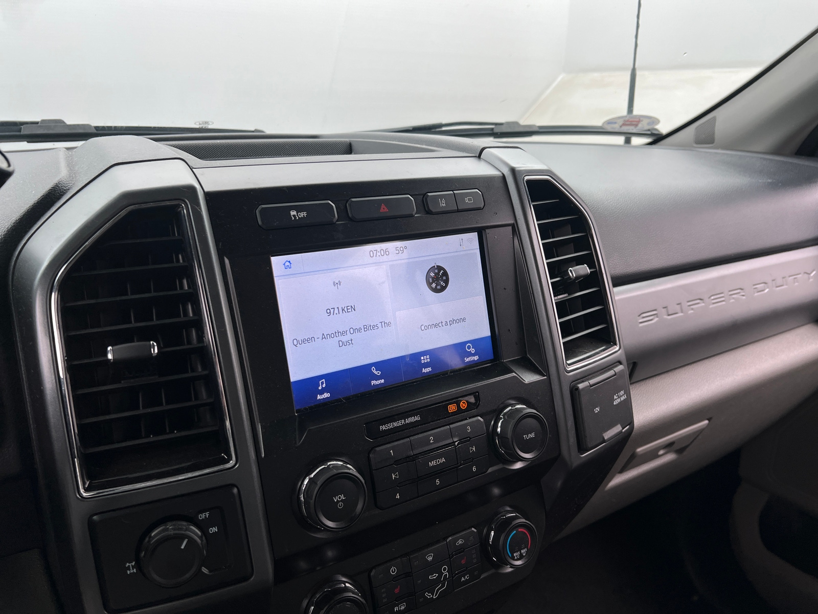 Thumbnail: 2022 Ford Econoline - 4