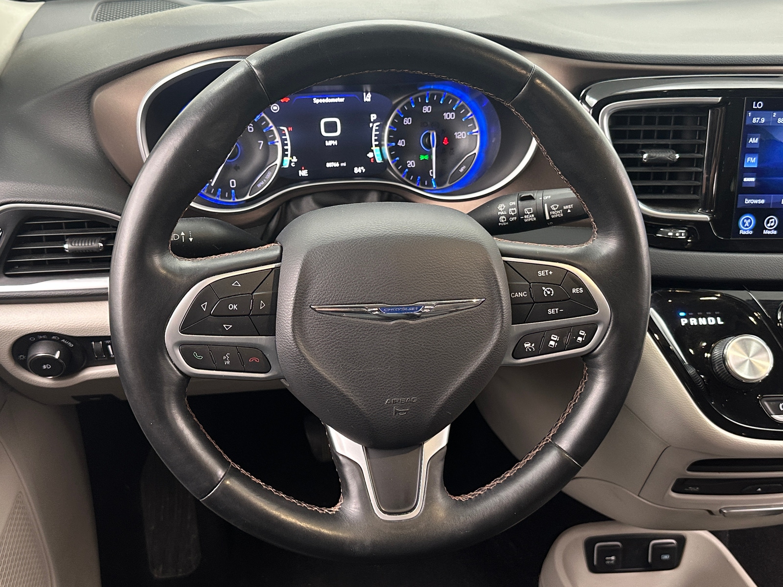 Thumbnail: 2017 Chrysler Pacifica - 4