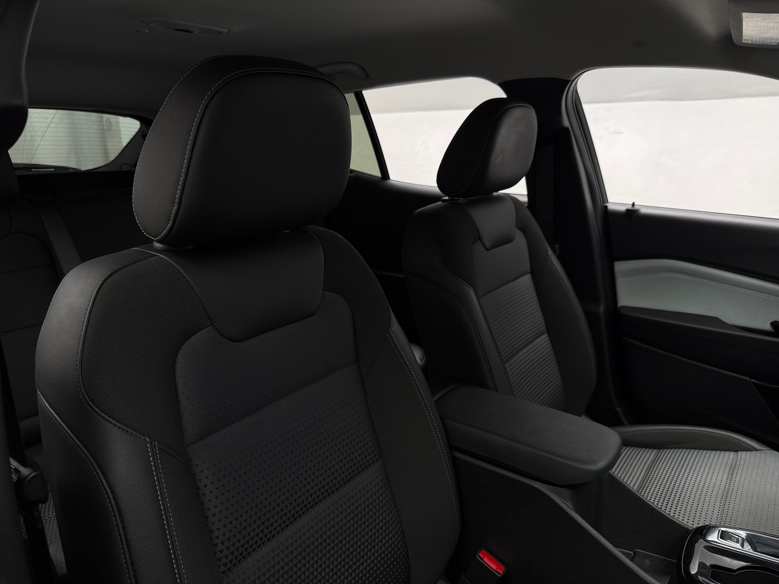 Thumbnail: 2025 Chevrolet Trax - 2