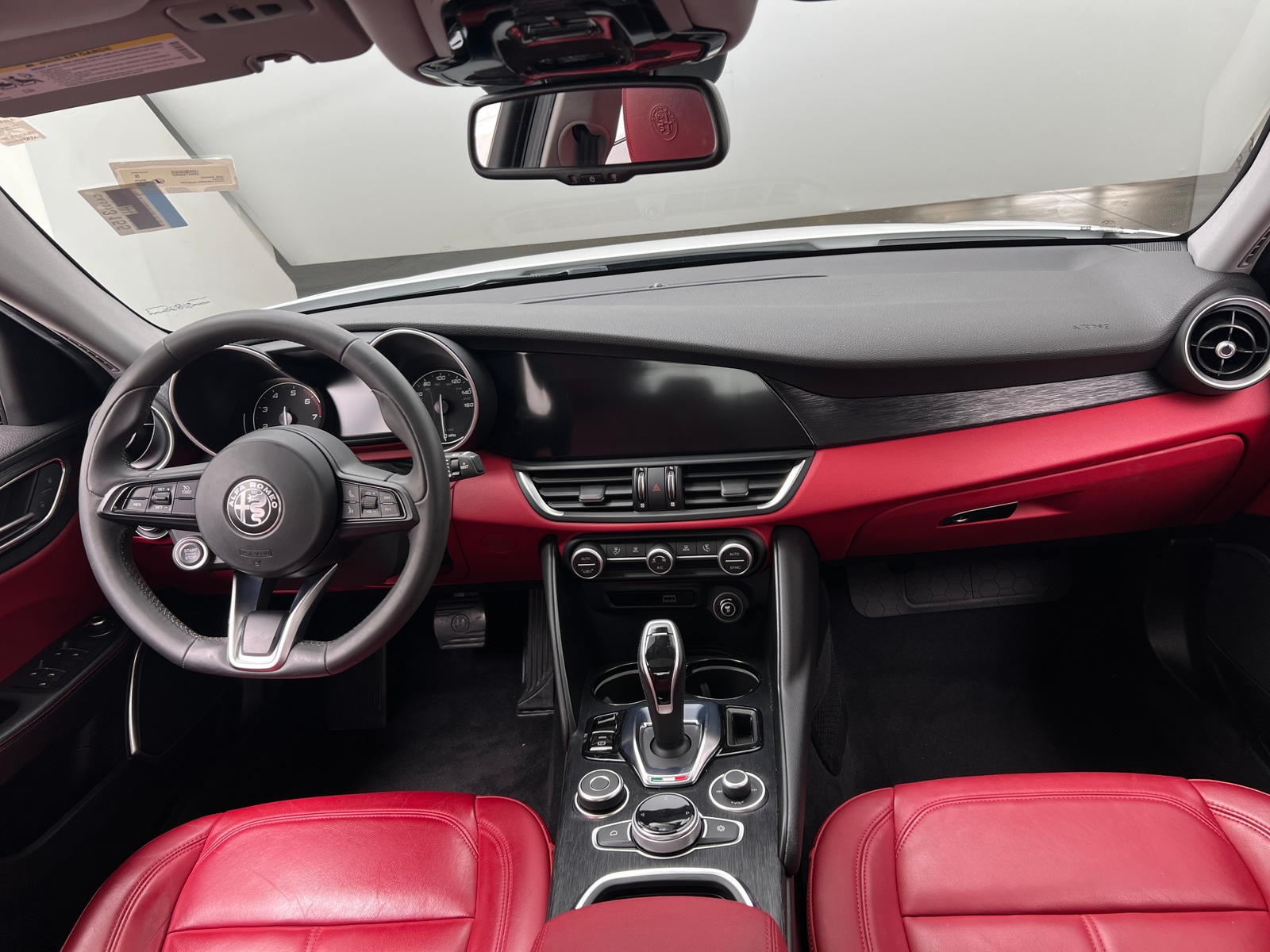 Thumbnail: 2020 Alfa Romeo Giulia - 2
