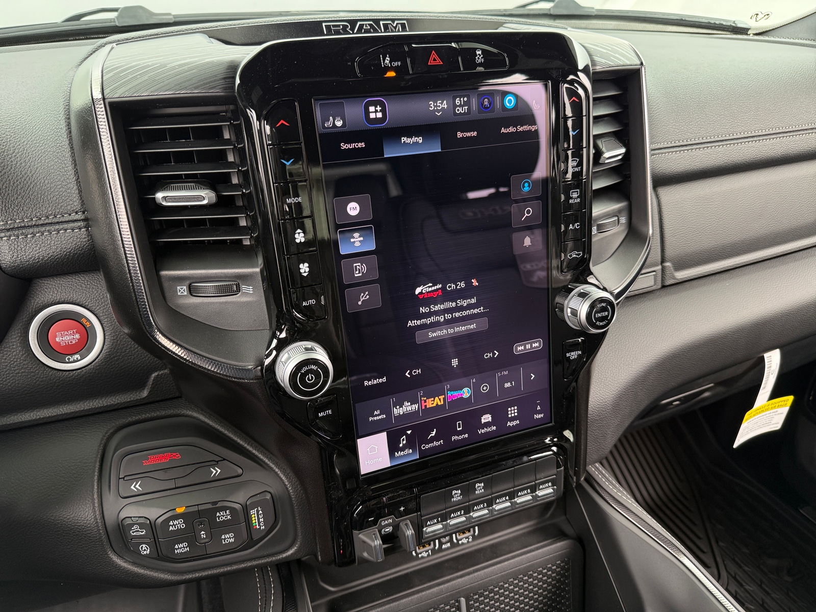 Thumbnail: 2026 RAM 1500 - 3