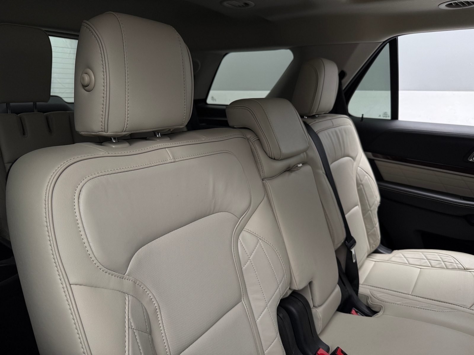 Thumbnail: 2019 Ford Explorer - 5