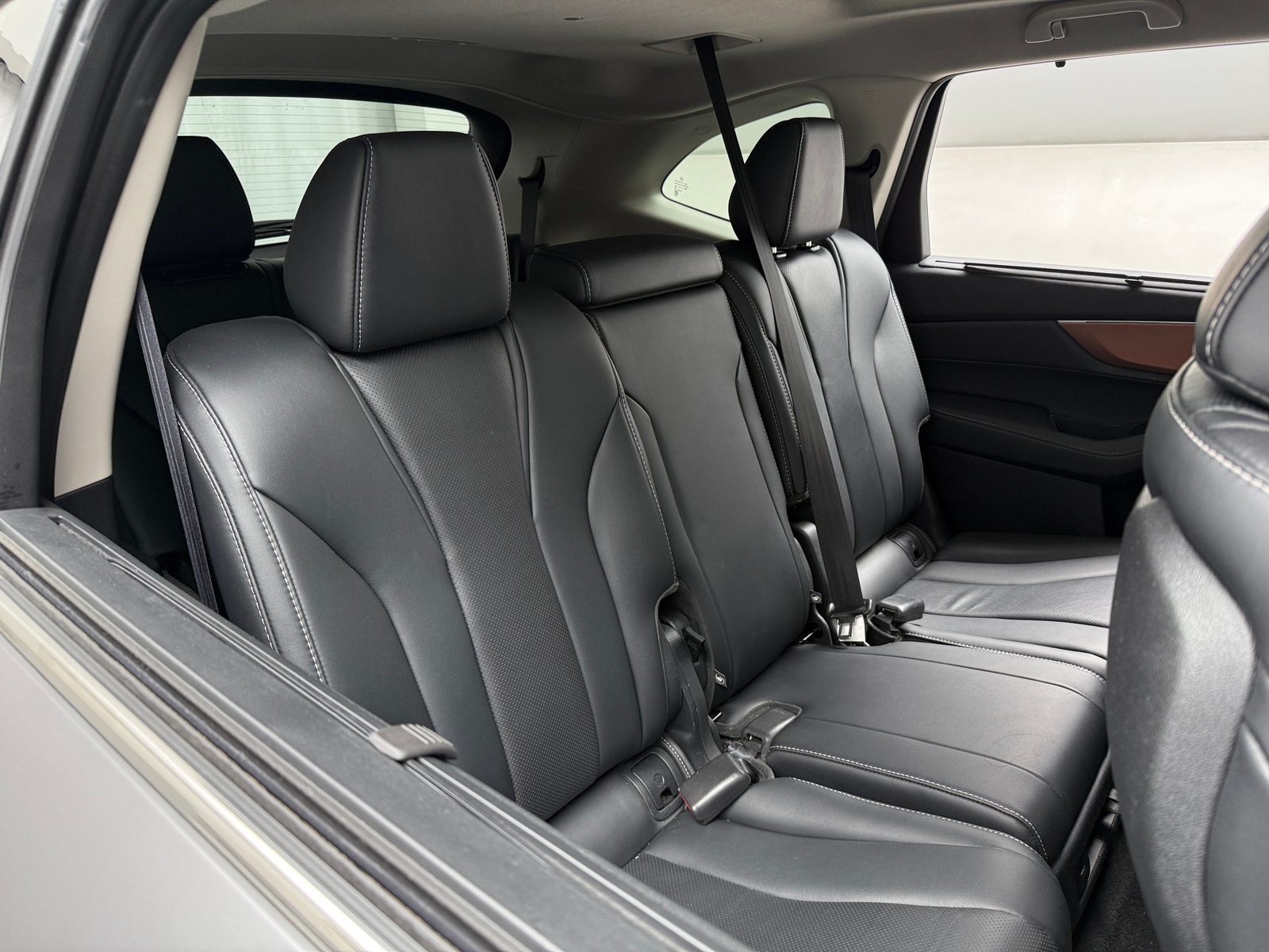 Thumbnail: 2022 Acura MDX - 5