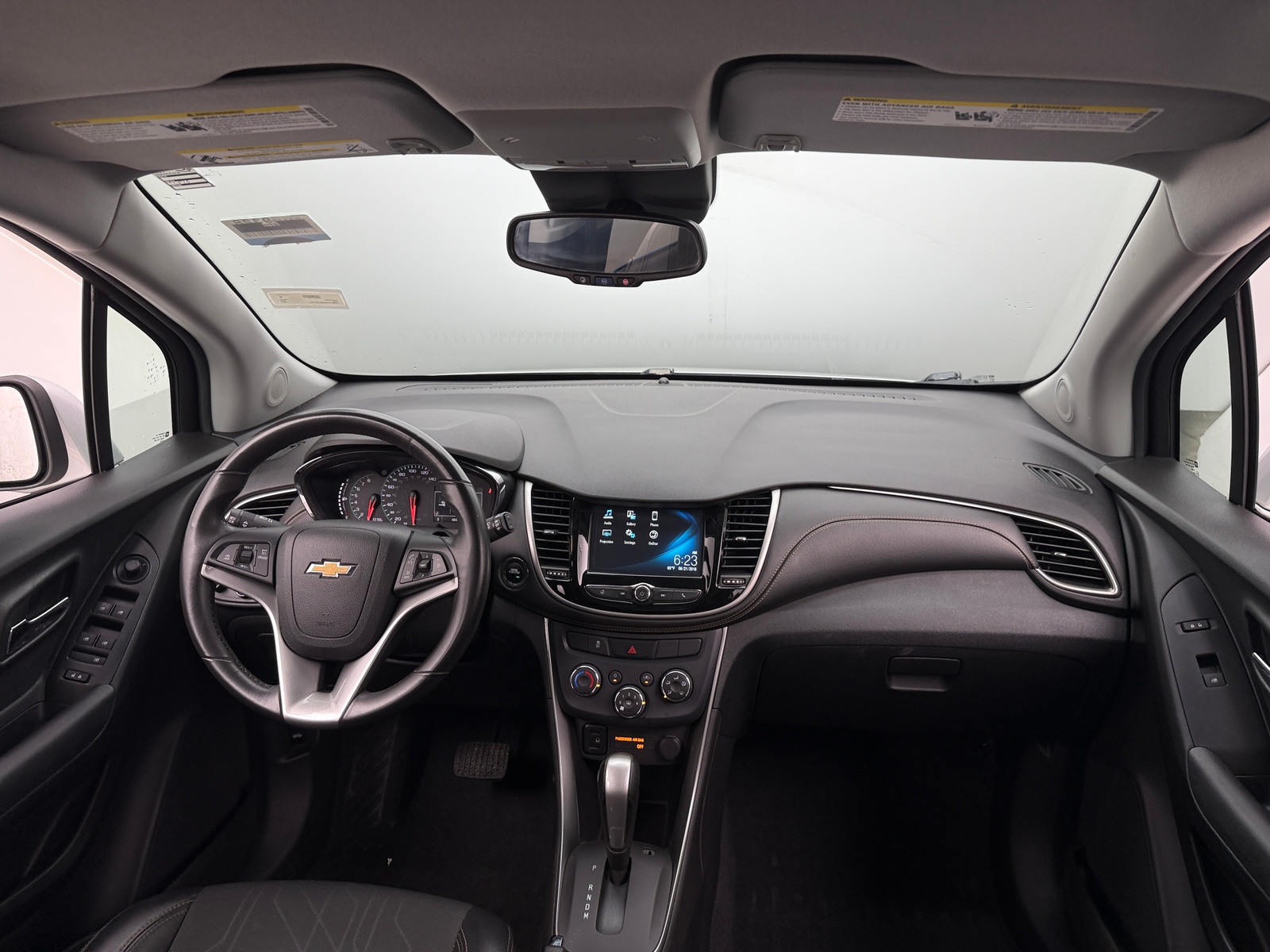 Thumbnail: 2017 Chevrolet Trax - 3