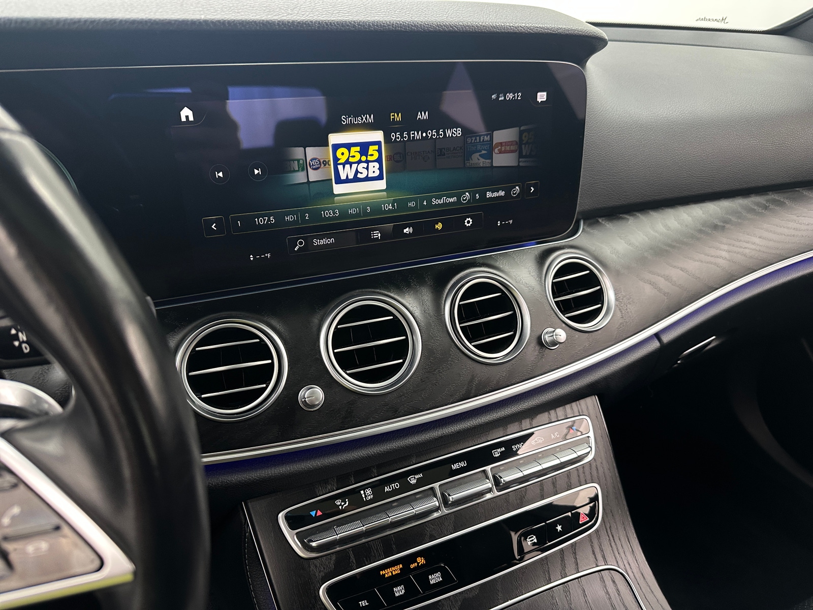 Thumbnail: 2022 Mercedes-Benz E-Class - 3