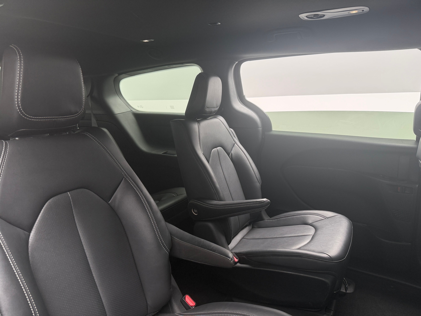 Thumbnail: 2025 Chrysler Pacifica - 5