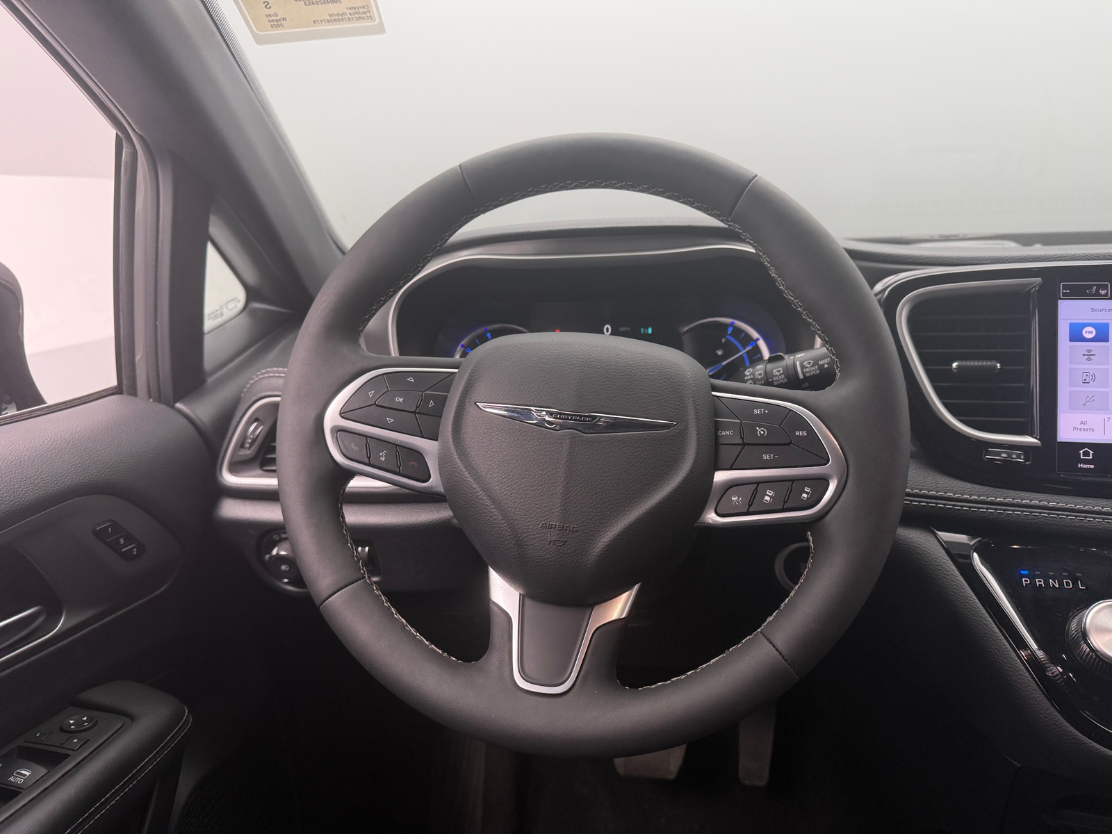 Thumbnail: 2025 Chrysler Pacifica - 4