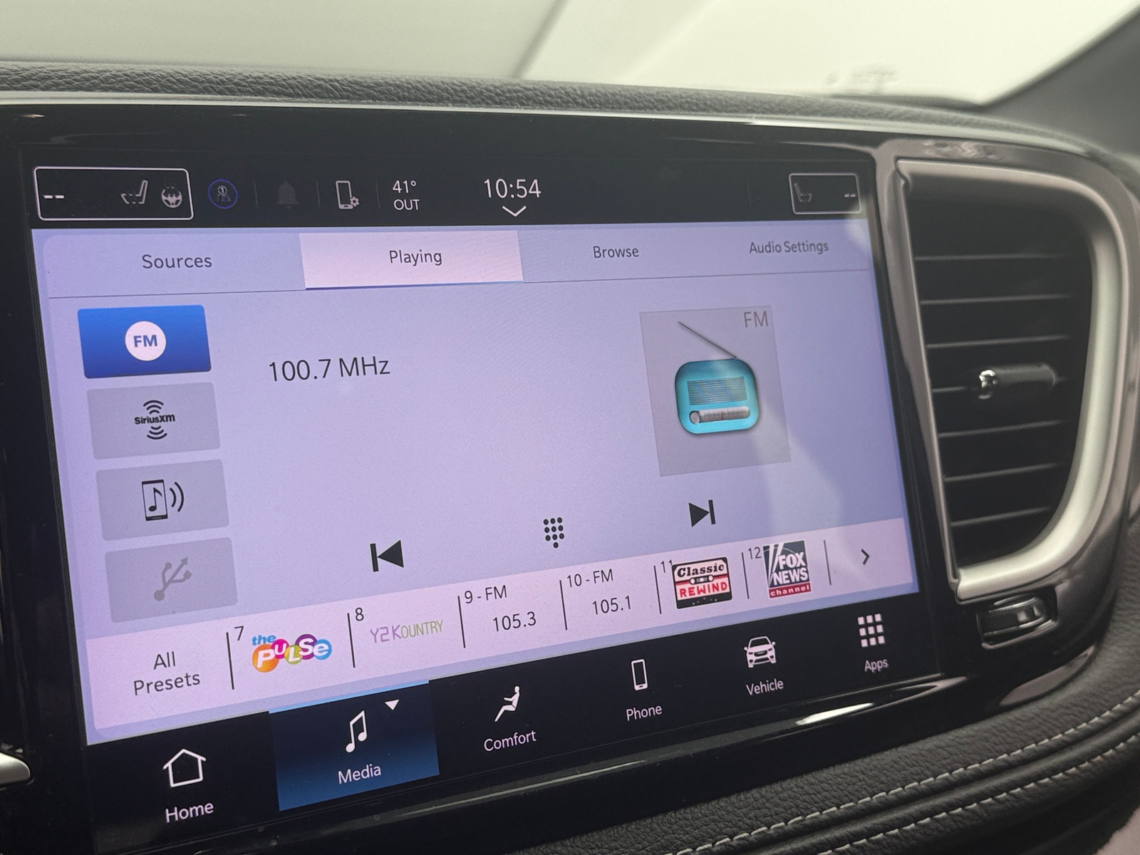 Thumbnail: 2025 Chrysler Pacifica - 3