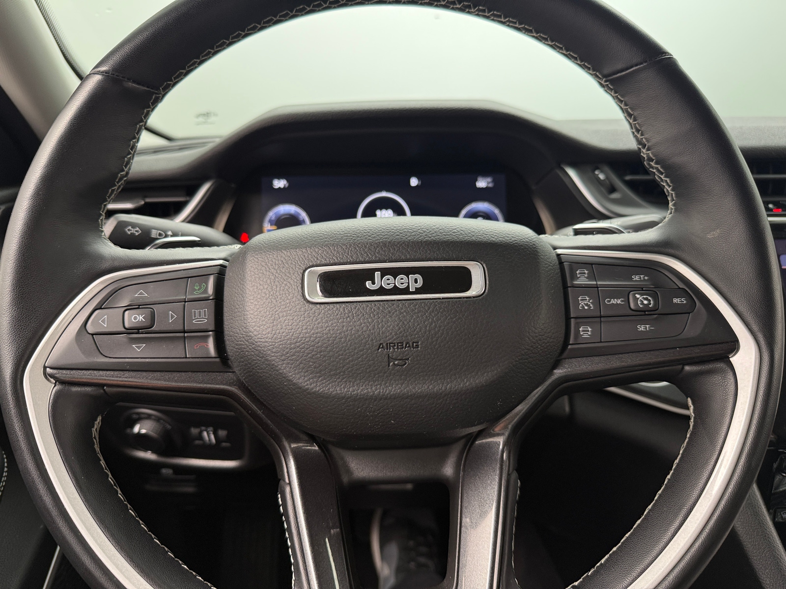 Thumbnail: 2022 Jeep Grand Cherokee L - 5