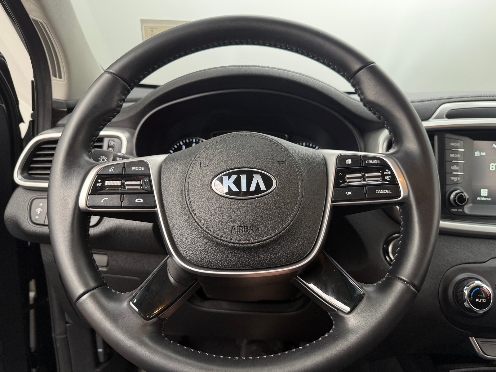 Thumbnail: 2020 Kia Sorento - 5