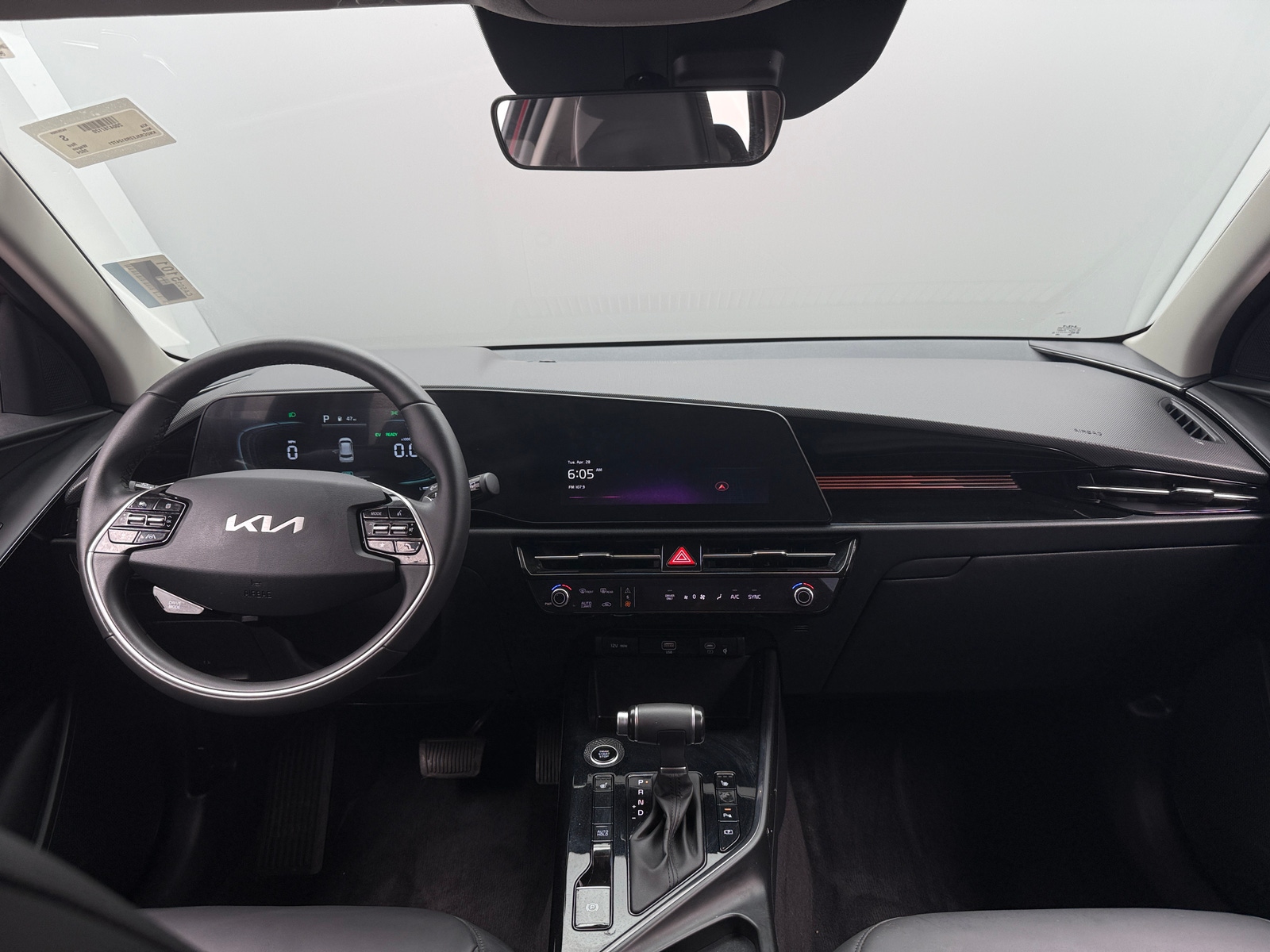 Thumbnail: 2024 Kia Niro - 3