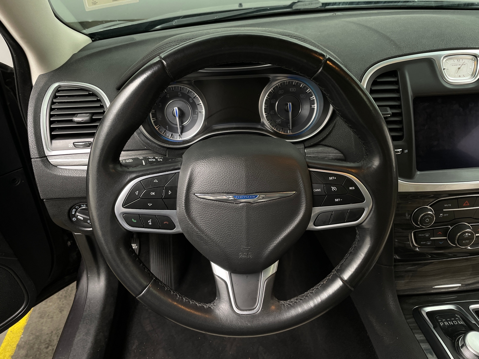 Thumbnail: 2021 Chrysler 300 - 4