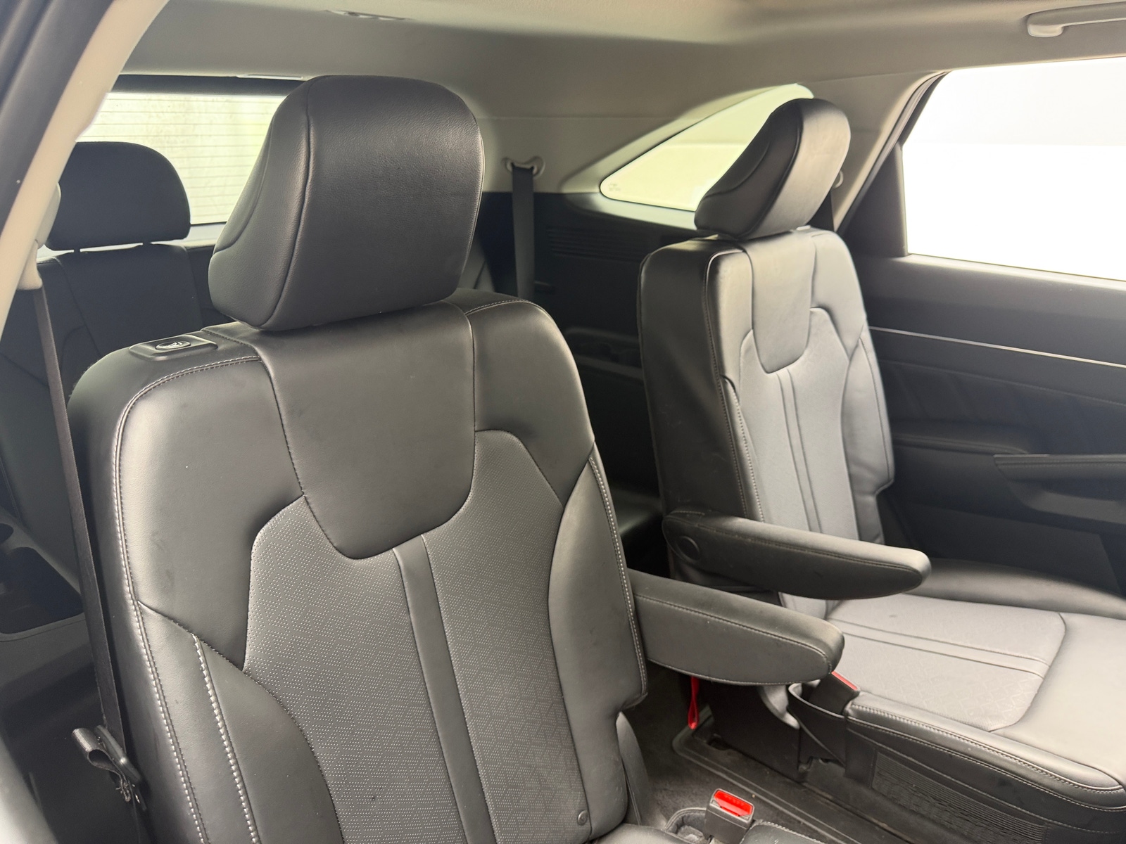 Thumbnail: 2023 Kia Sorento - 5