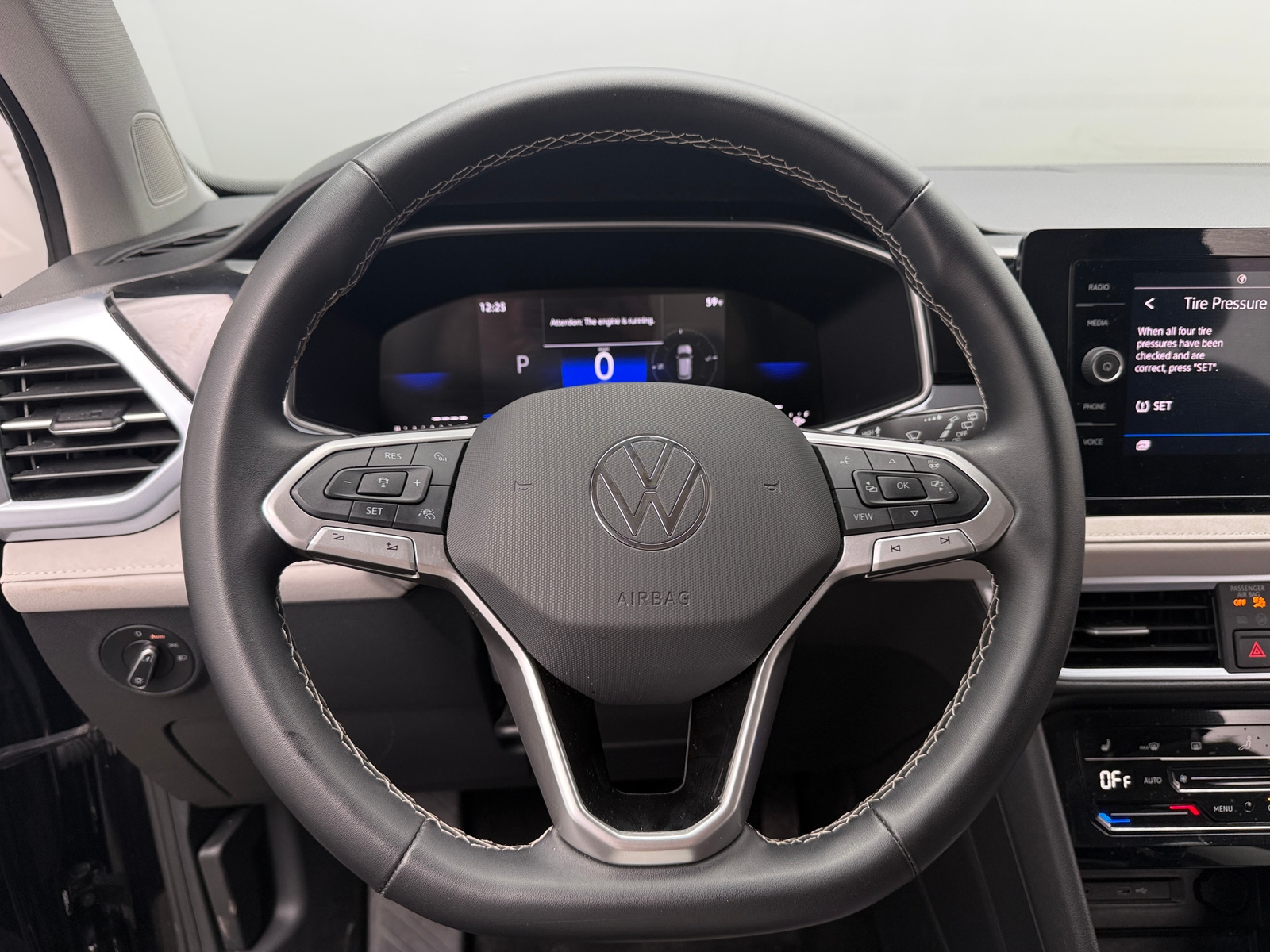 Thumbnail: 2025 Volkswagen Taos - 5