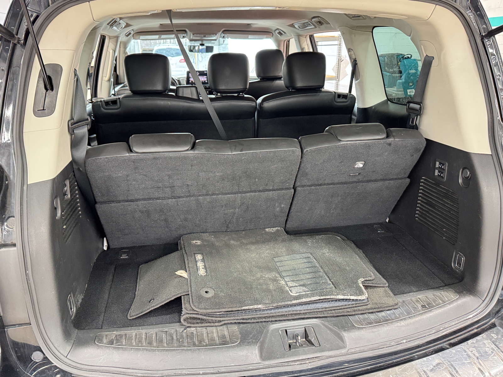 Thumbnail: 2023 INFINITI QX80 - 6