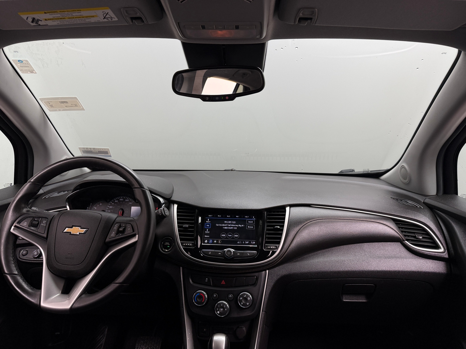 Thumbnail: 2018 Chevrolet Trax - 3