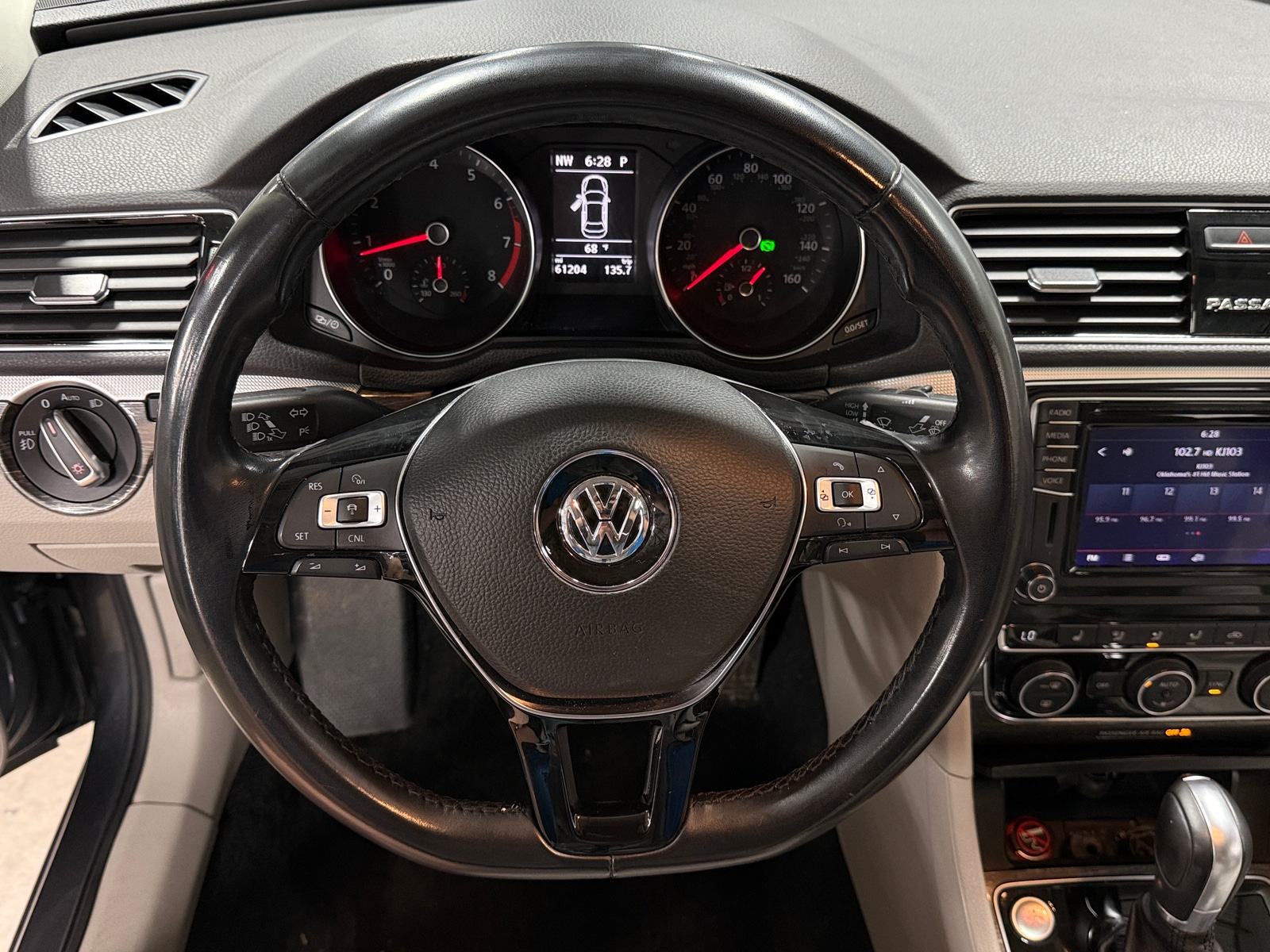 Thumbnail: 2018 Volkswagen Passat - 4