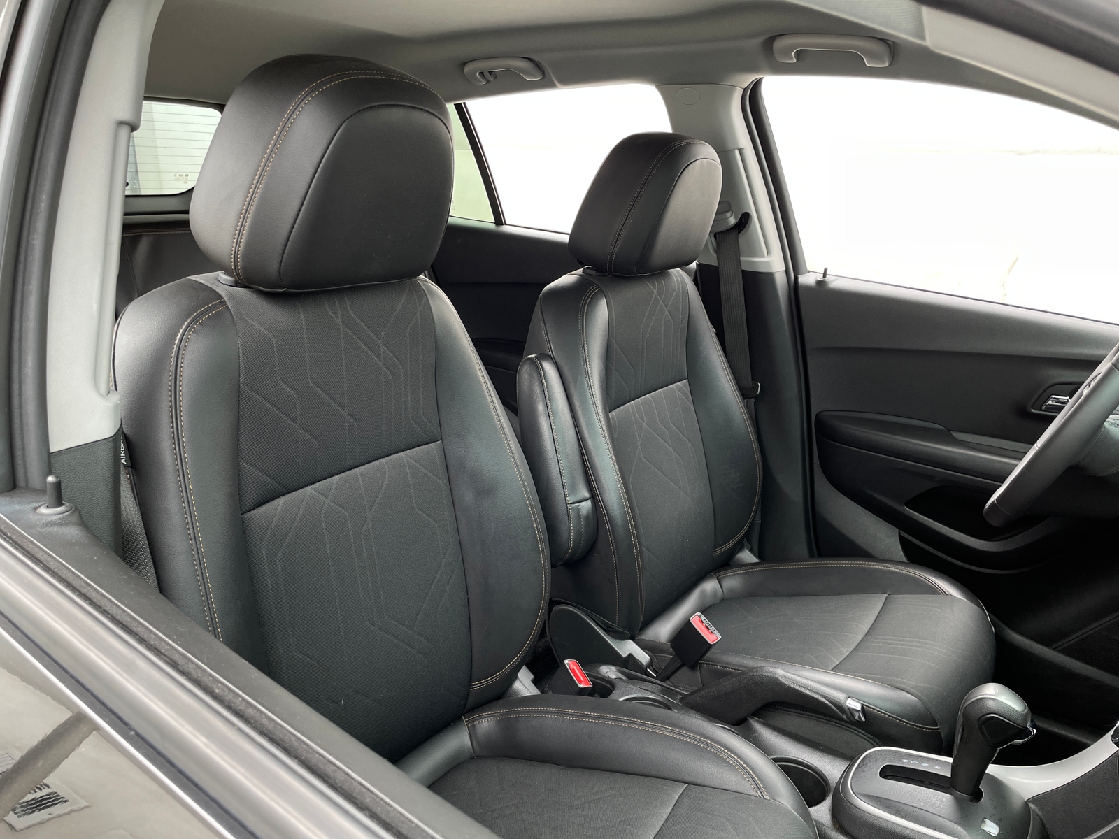 Thumbnail: 2022 Chevrolet Trax - 2