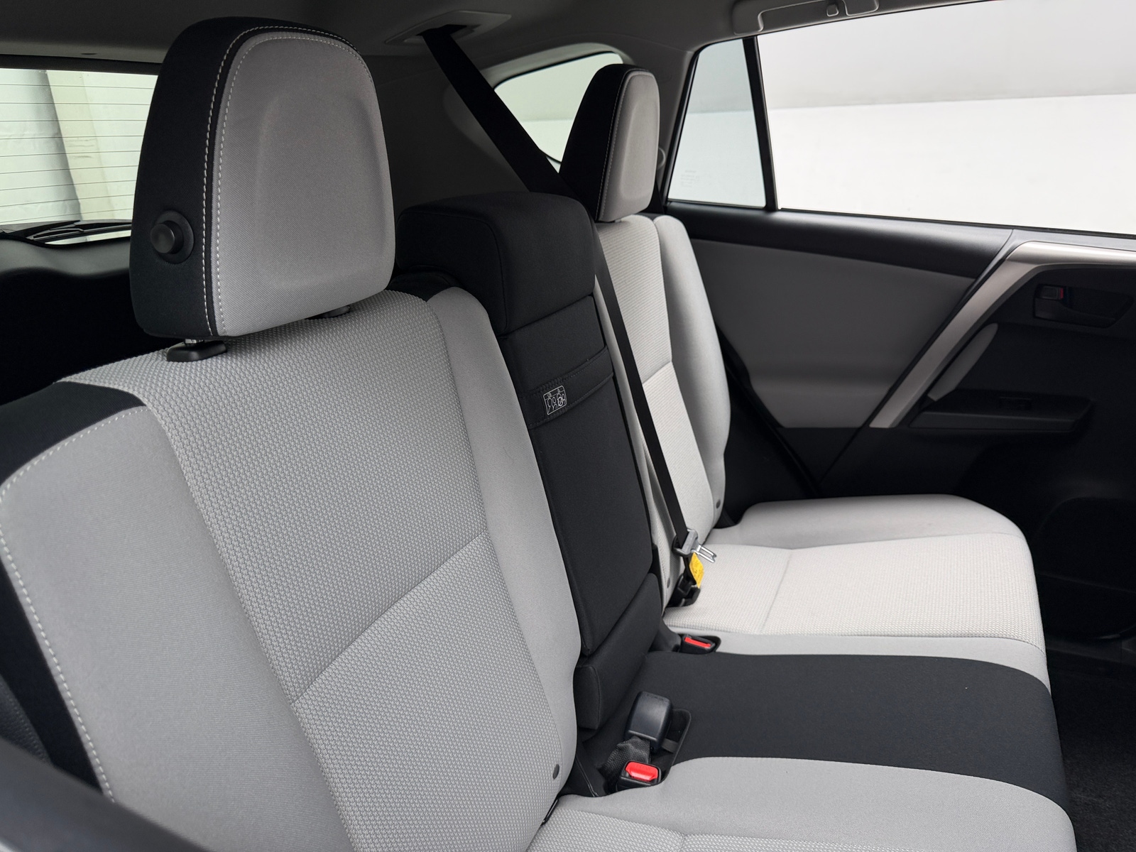 Thumbnail: 2018 Toyota RAV4 - 6