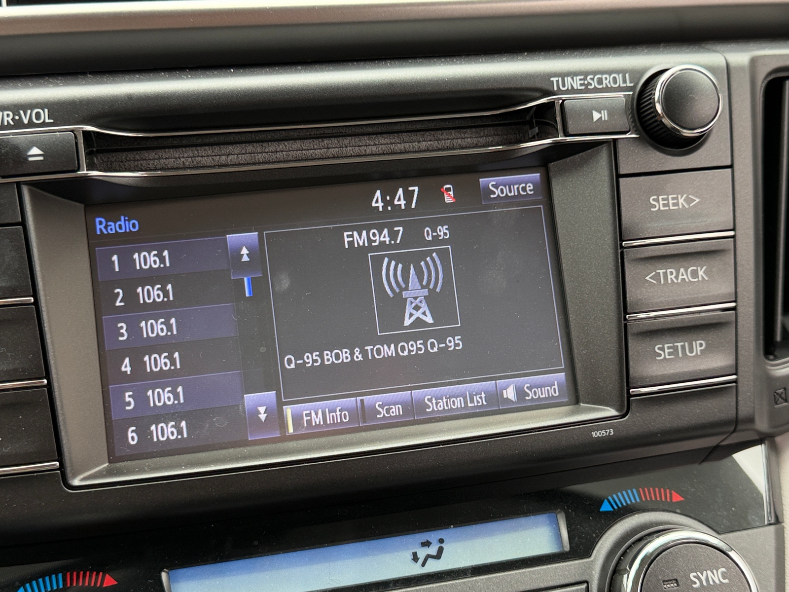 Thumbnail: 2018 Toyota RAV4 - 4