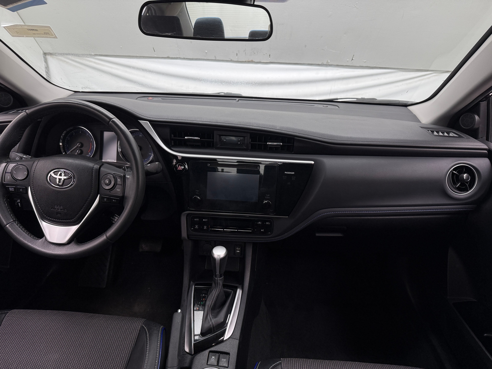 Thumbnail: 2017 Toyota Corolla - 3