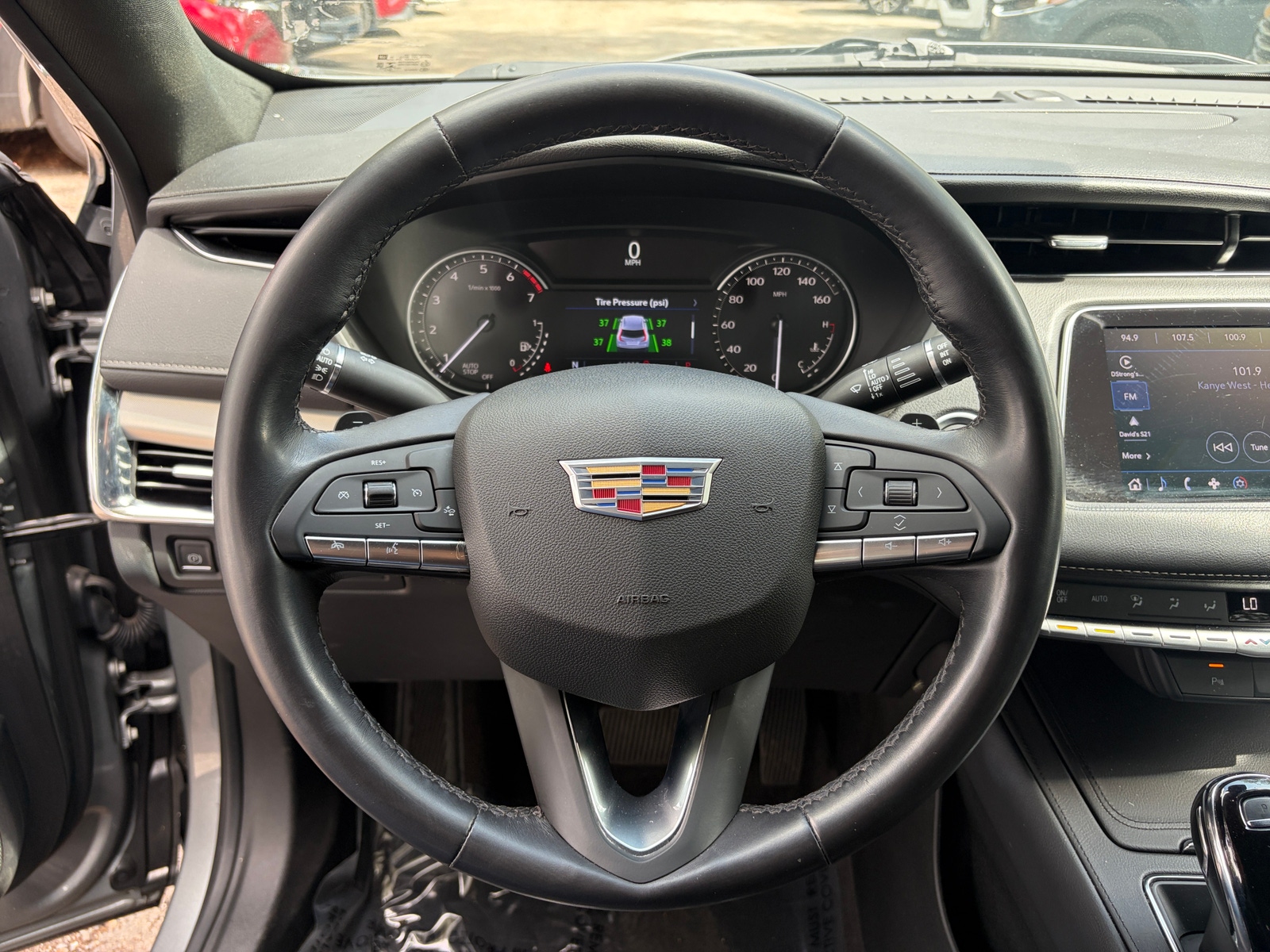 Thumbnail: 2023 Cadillac XT4 - 4