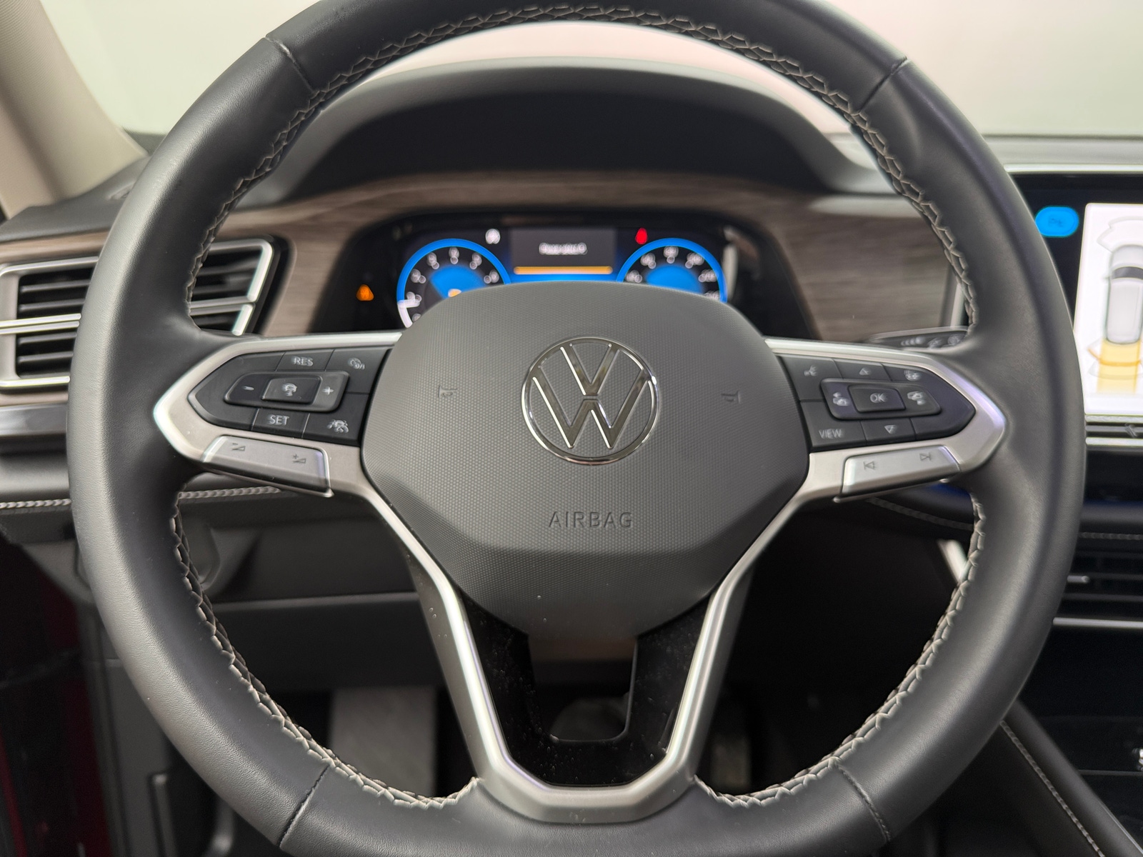 Thumbnail: 2024 Volkswagen Atlas - 4