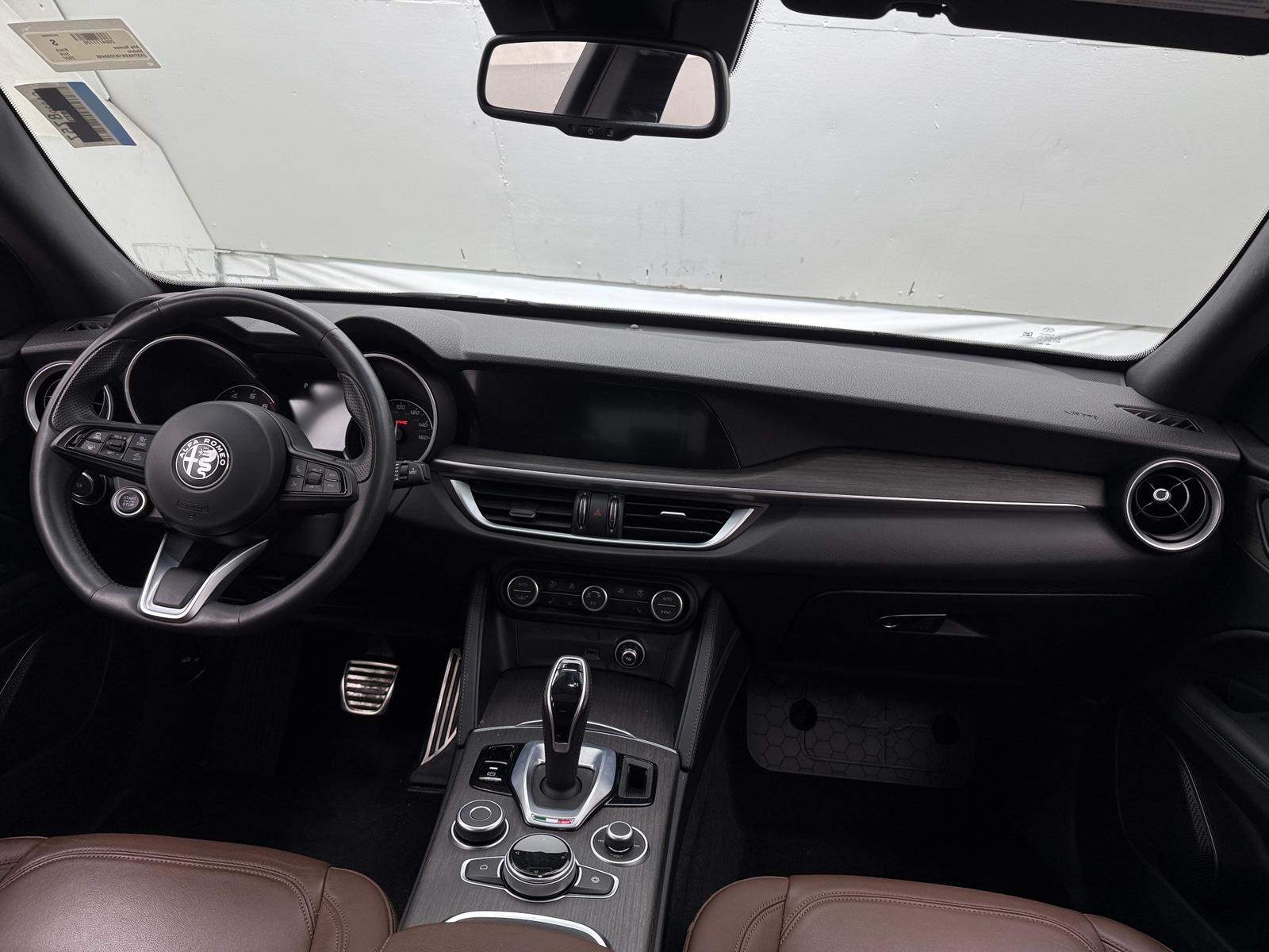 Thumbnail: 2022 Alfa Romeo Stelvio - 2