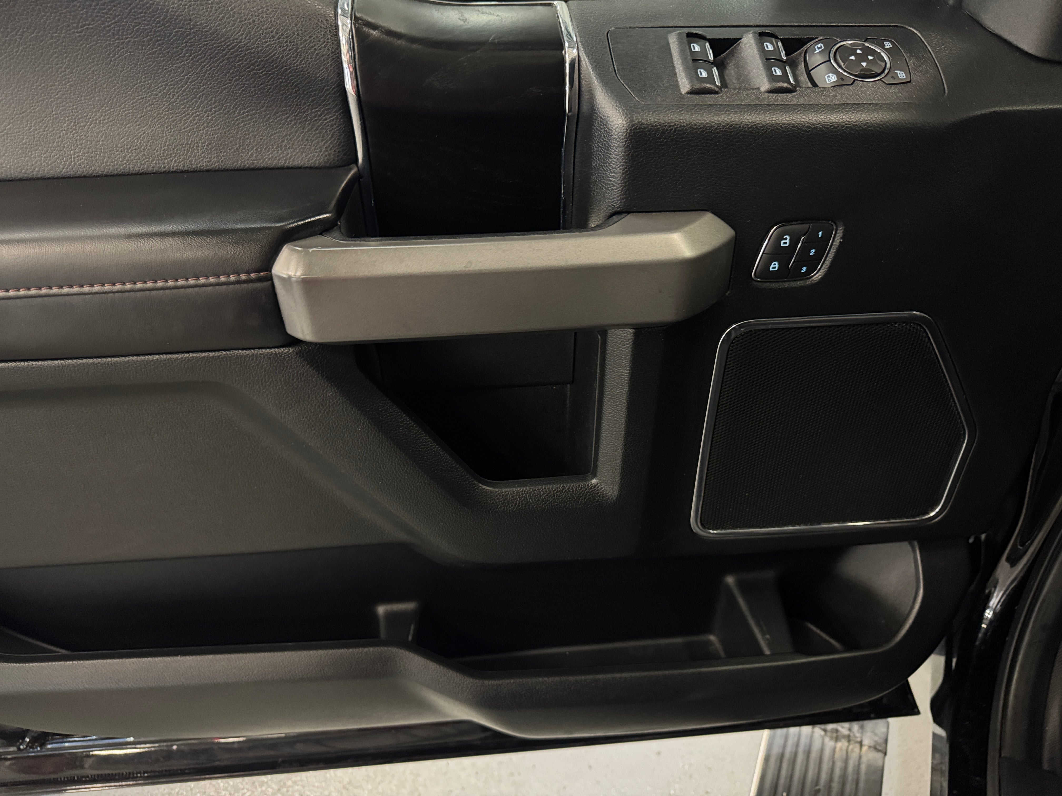 2019 Ford F-150 Platinum - Photo 10