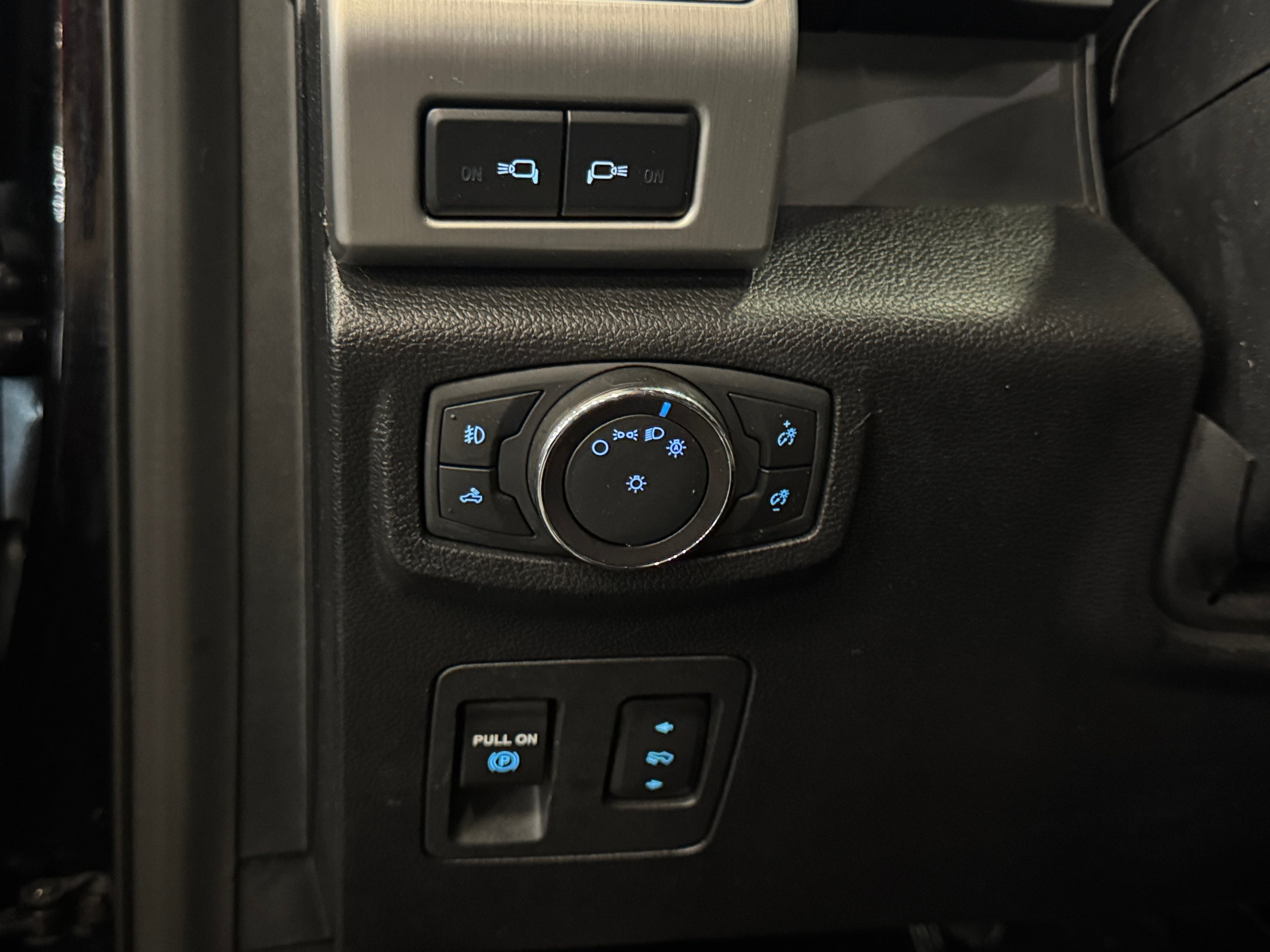 2019 Ford F-150 Platinum - Photo 12
