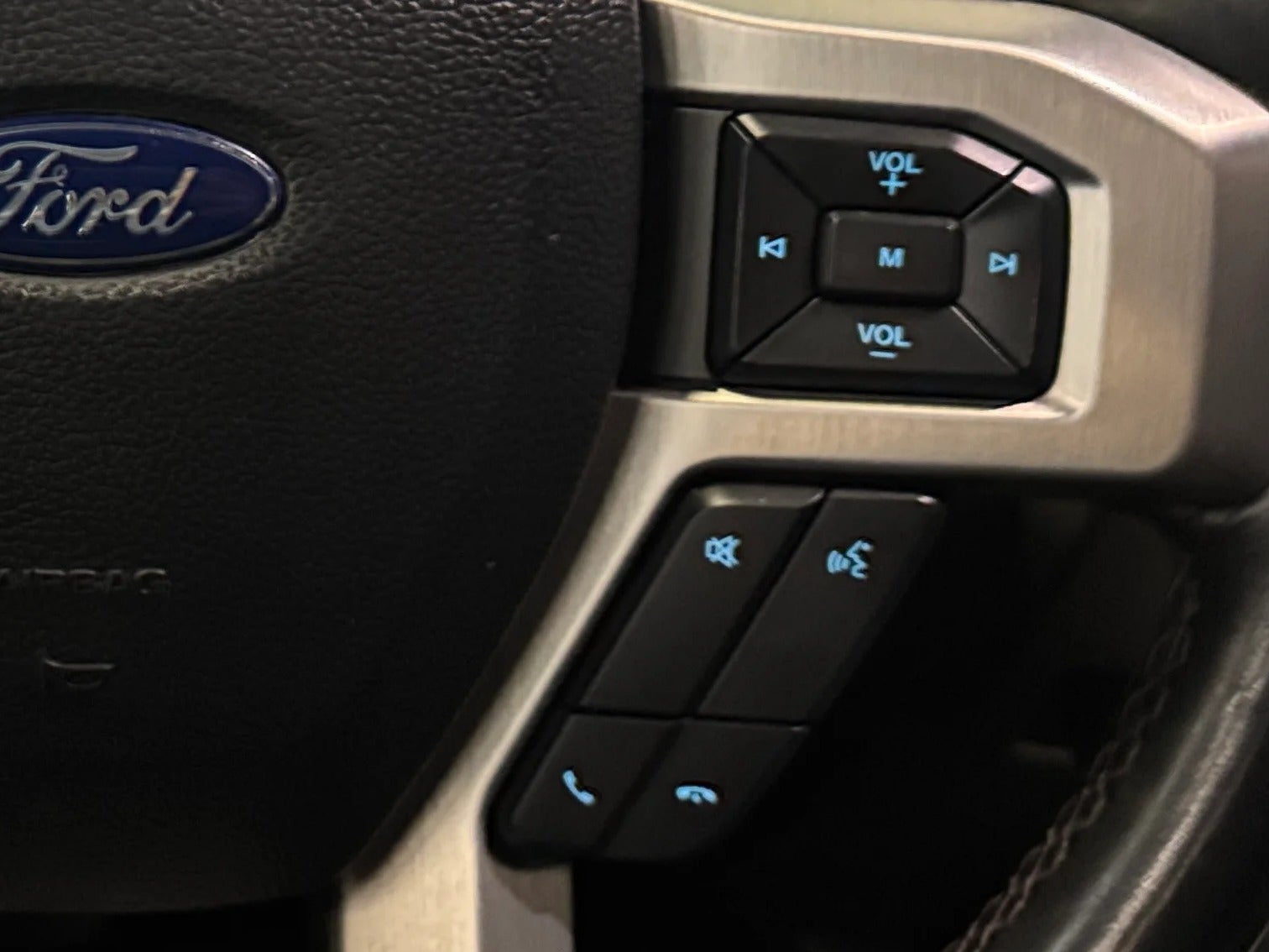2019 Ford F-150 Platinum - Photo 19